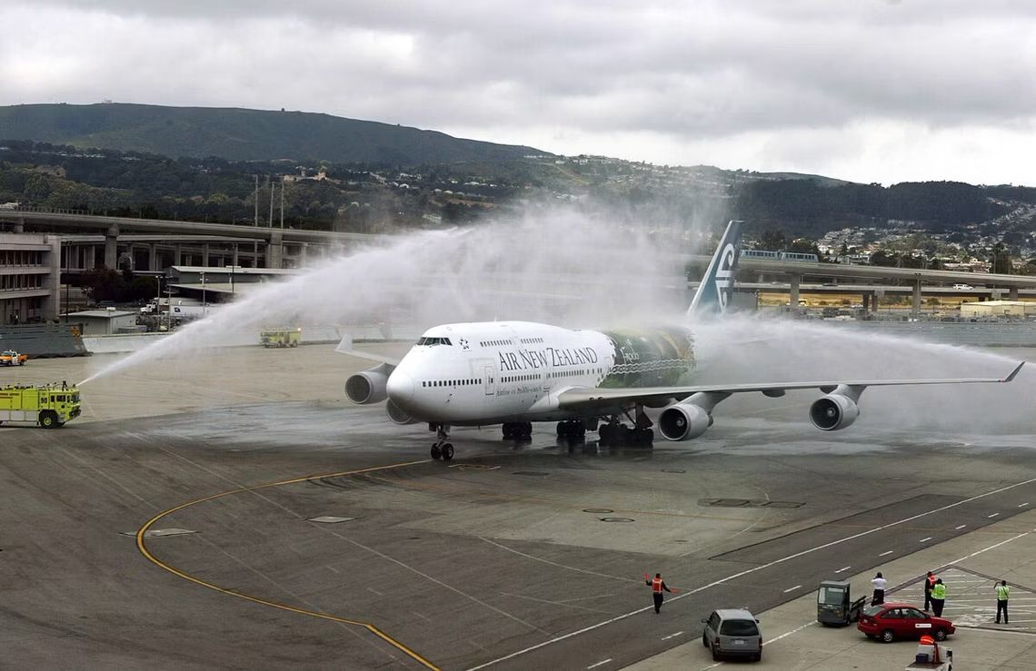 Air New Zealand Water canon for arrivial on 30 June 2004