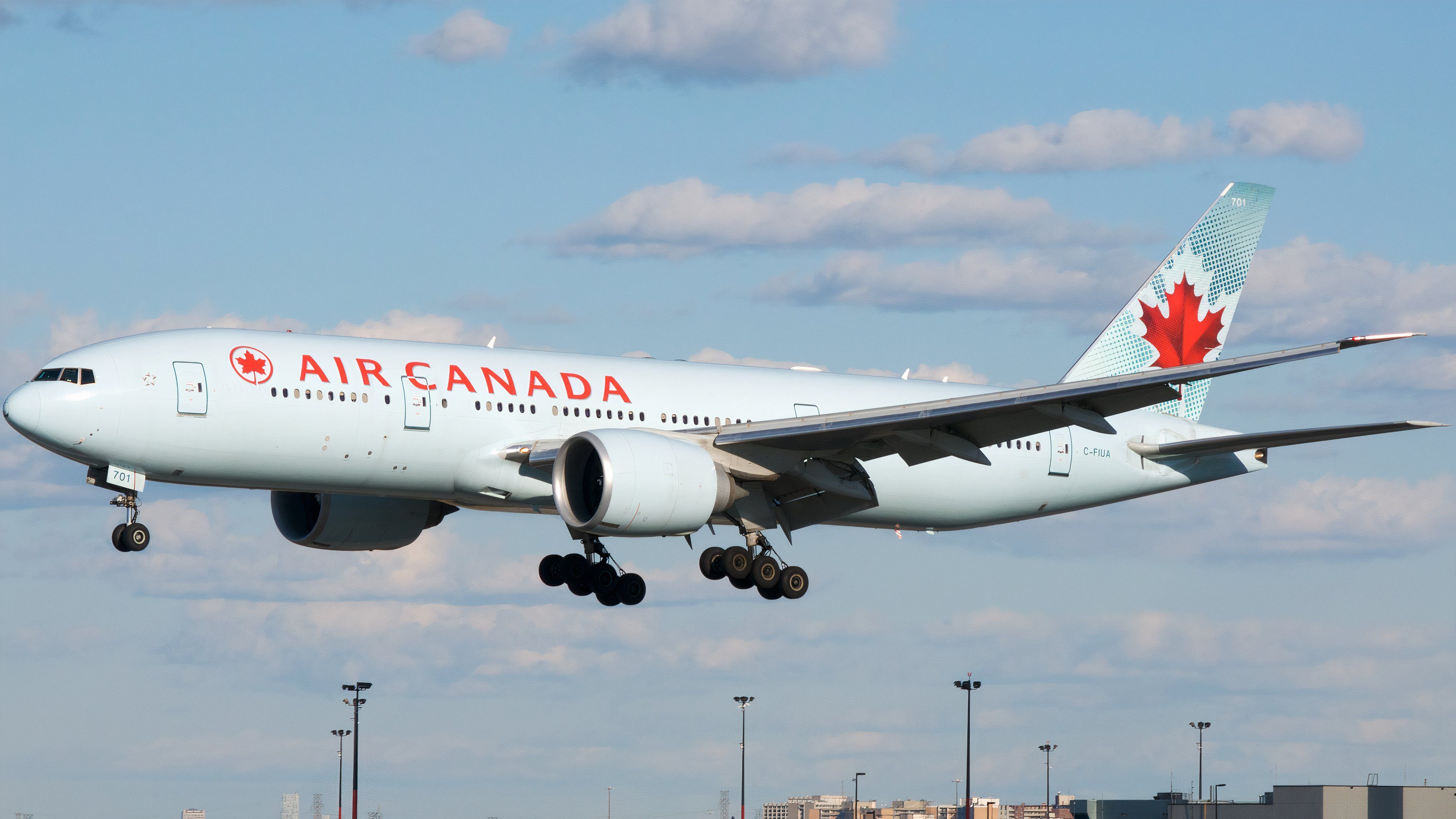 Air_Canada_777-200LR_C-FIUA_(5091999444)