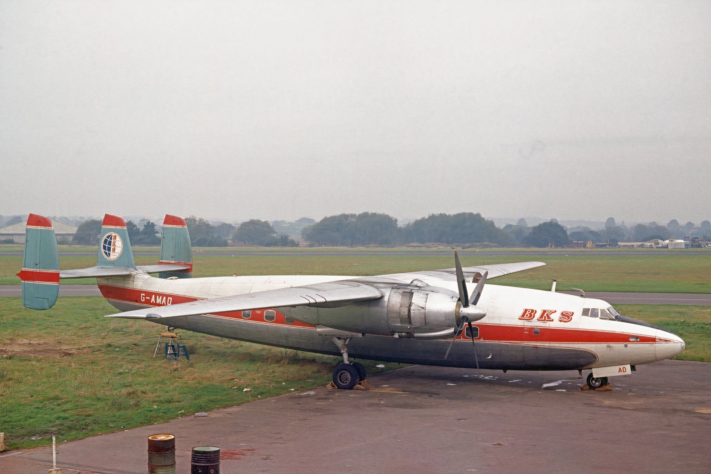 Airspeed_AS_57_Ambassador_2_G-AMAD,_BKS_Air_Transport,_Southend,_UK,_Oct_1966_(9184456733)