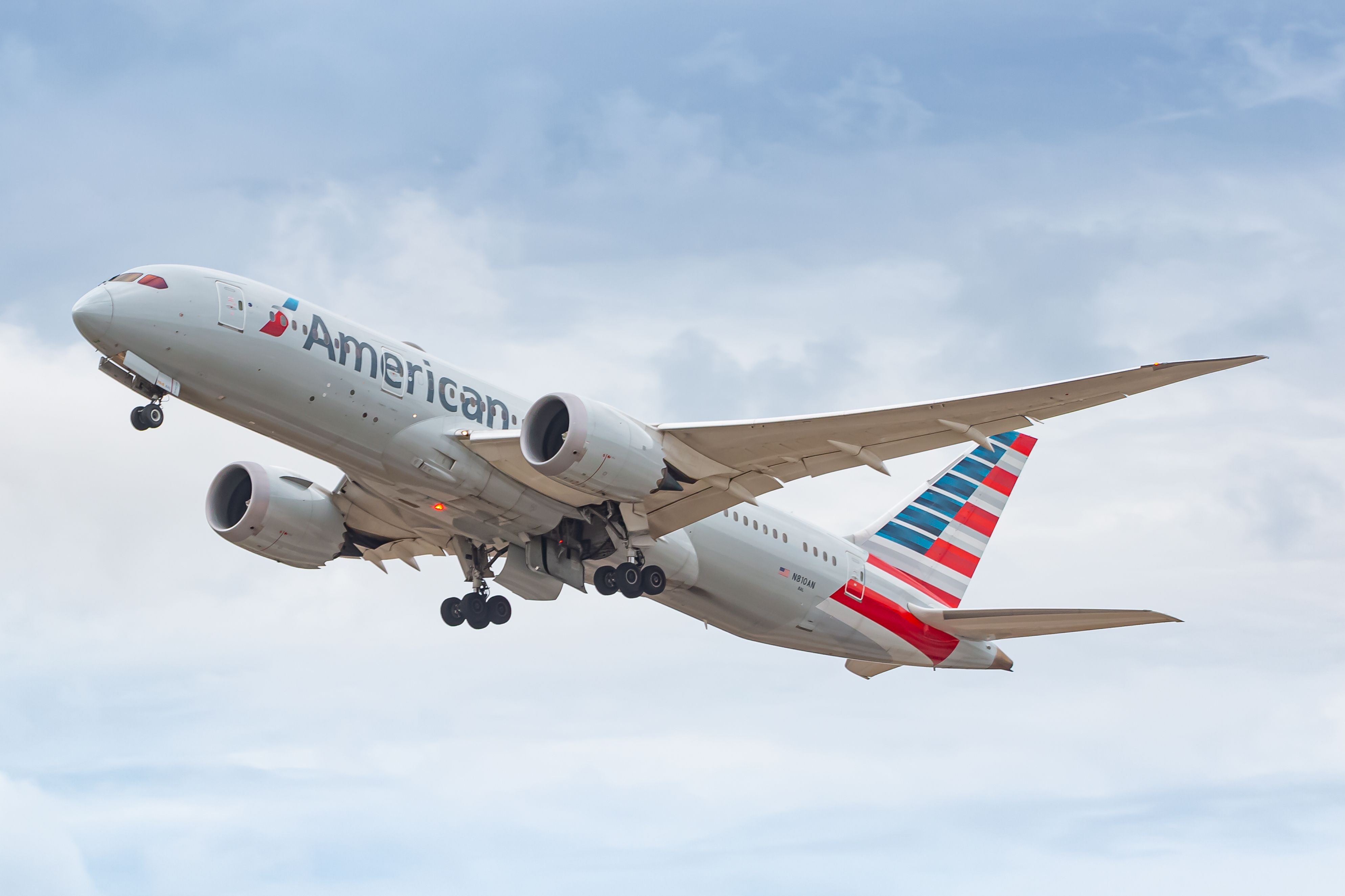 American Airlines B787 flying