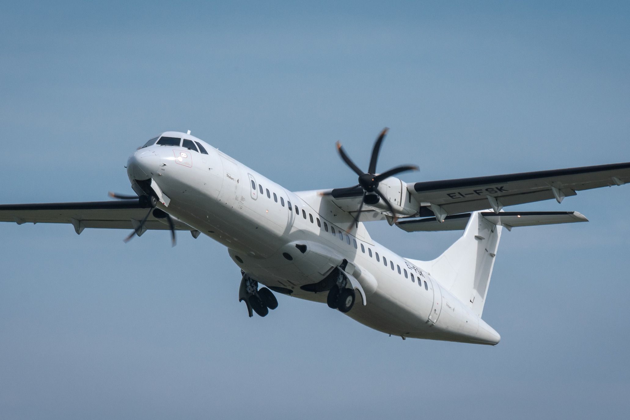 ATR 72-600 landing