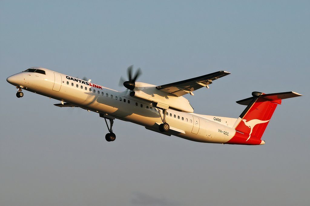 Bombardier_Dash_8-Q402,_QantasLink_(Sunstate_Airlines)_JP5884462