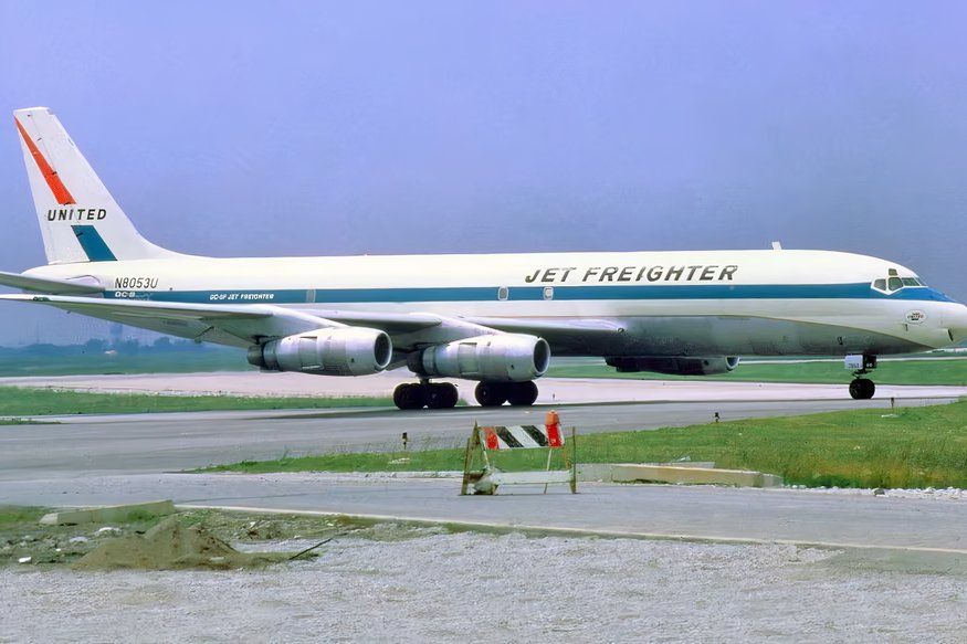 United_Airlines_DC-8-54AF_N8053U