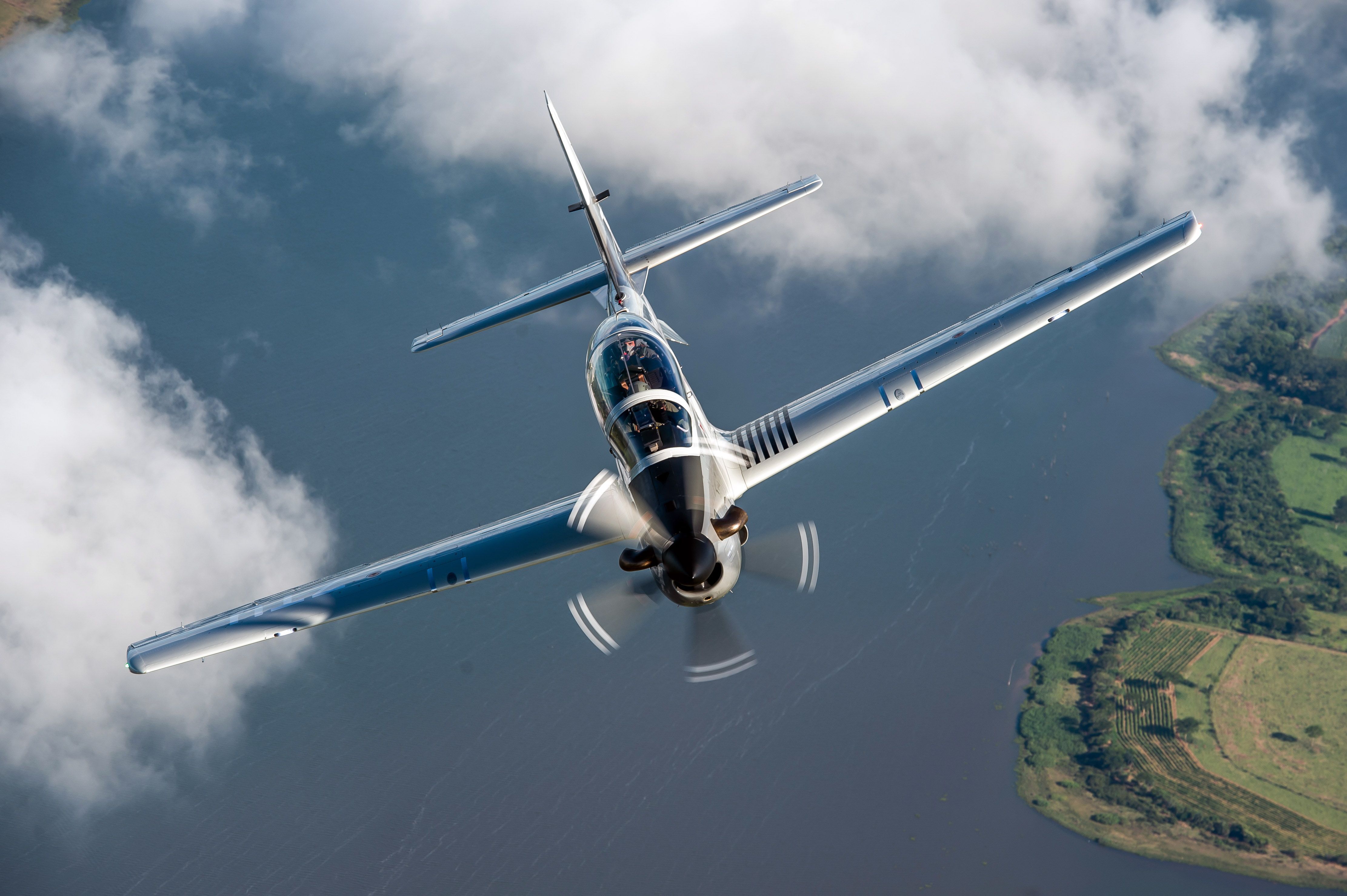 Embraer A-29 SUPER TUCANO