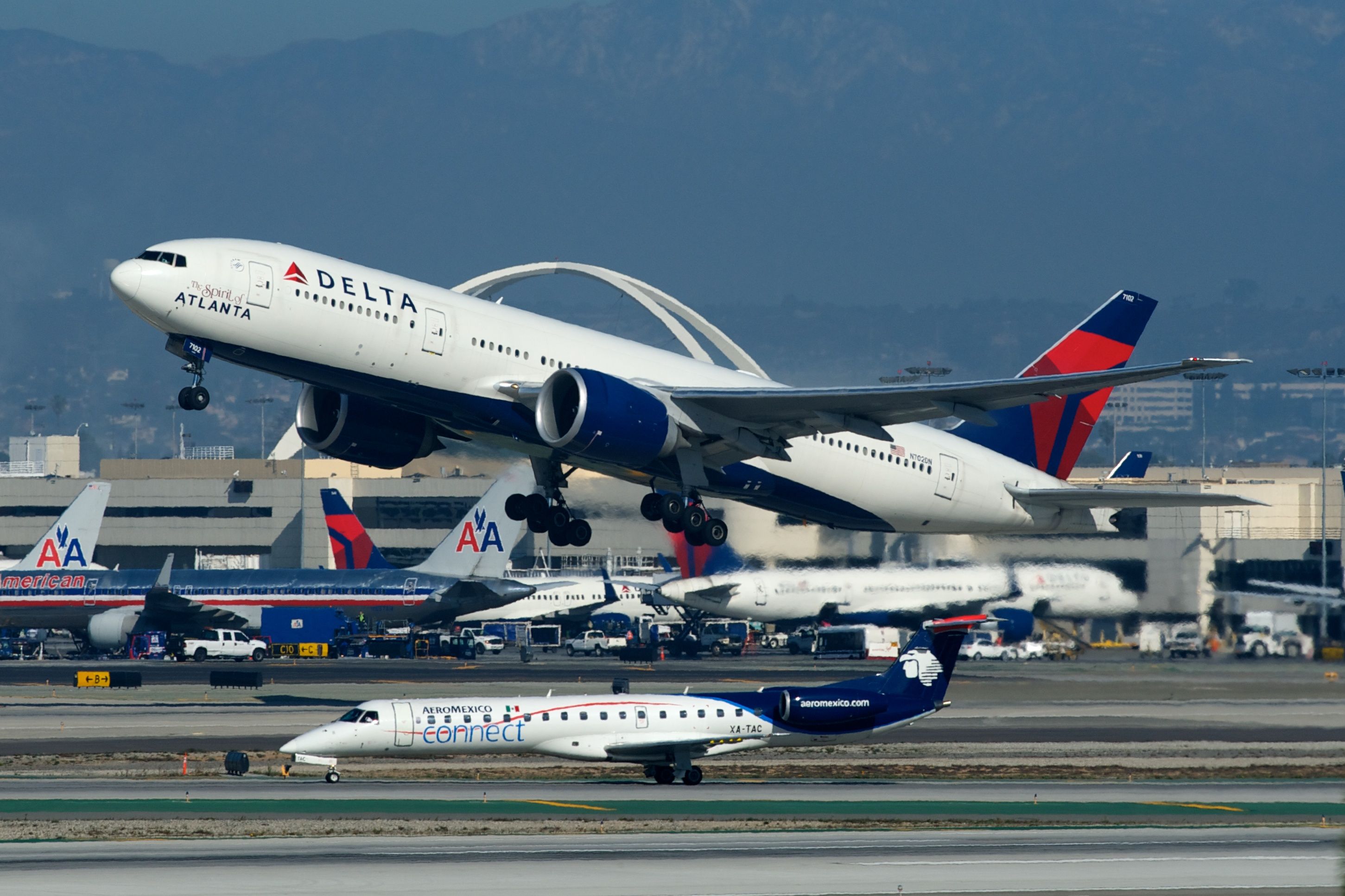 Delta Air Lines Boeing 777 Departing From Los Angeles