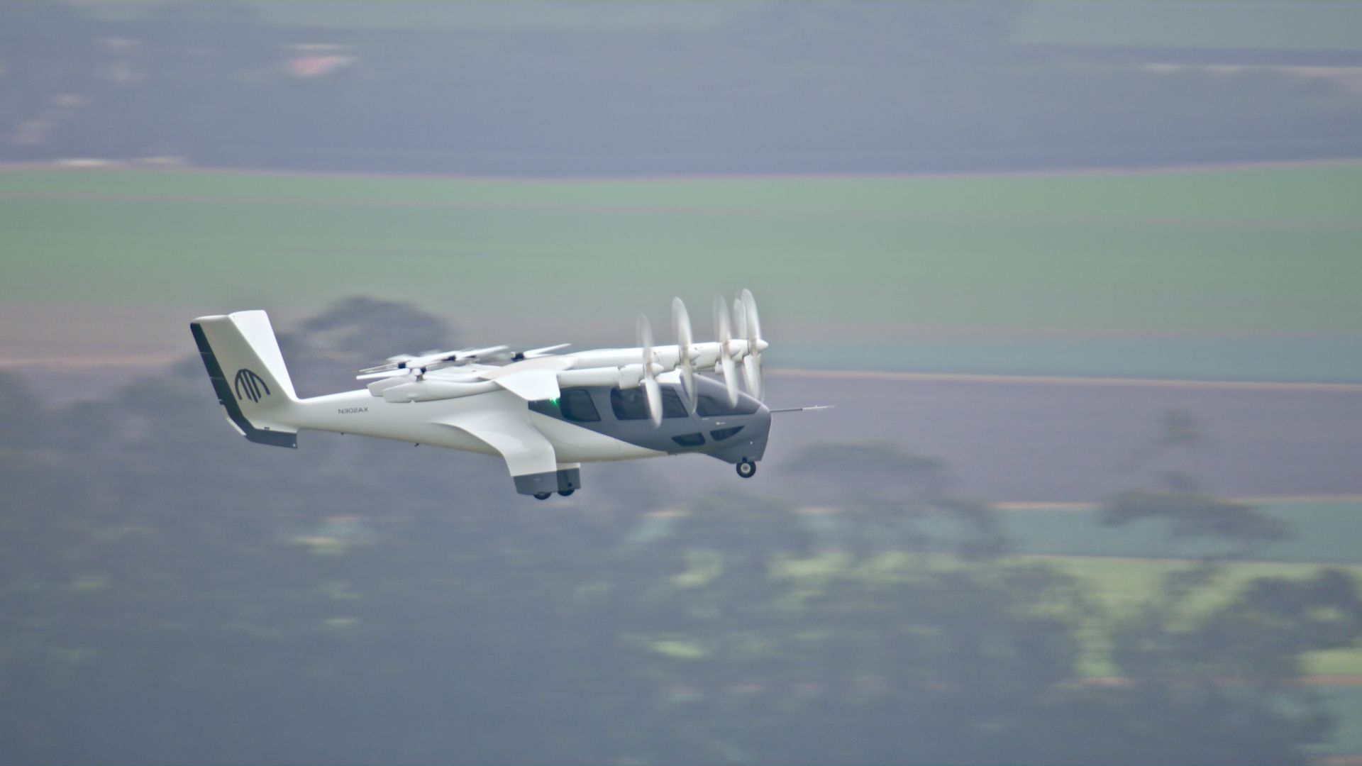 Archer’s Midnight eVTOL aircraft flying at 100+ MPH during transition flight.