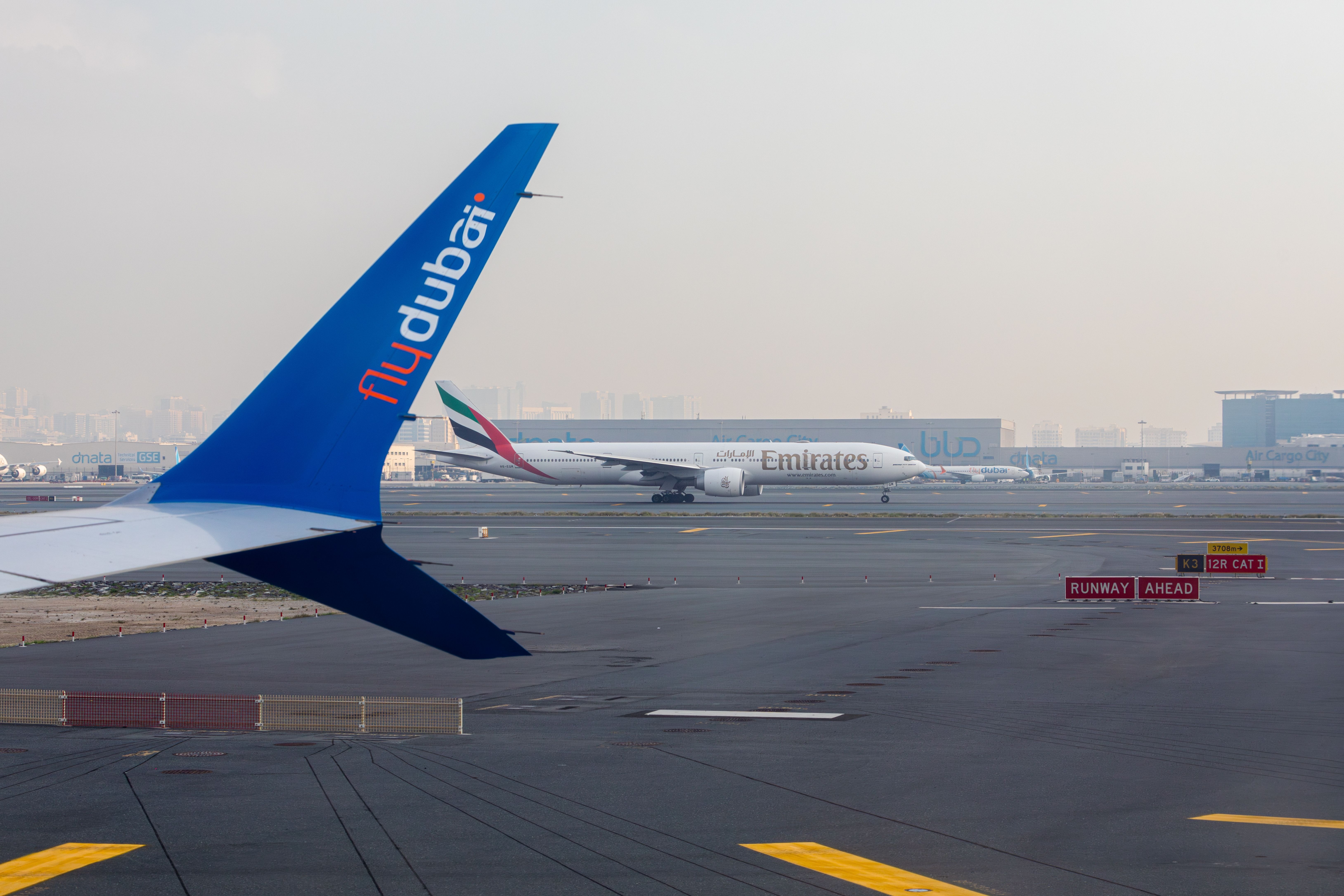 flydubai and emirates on ground