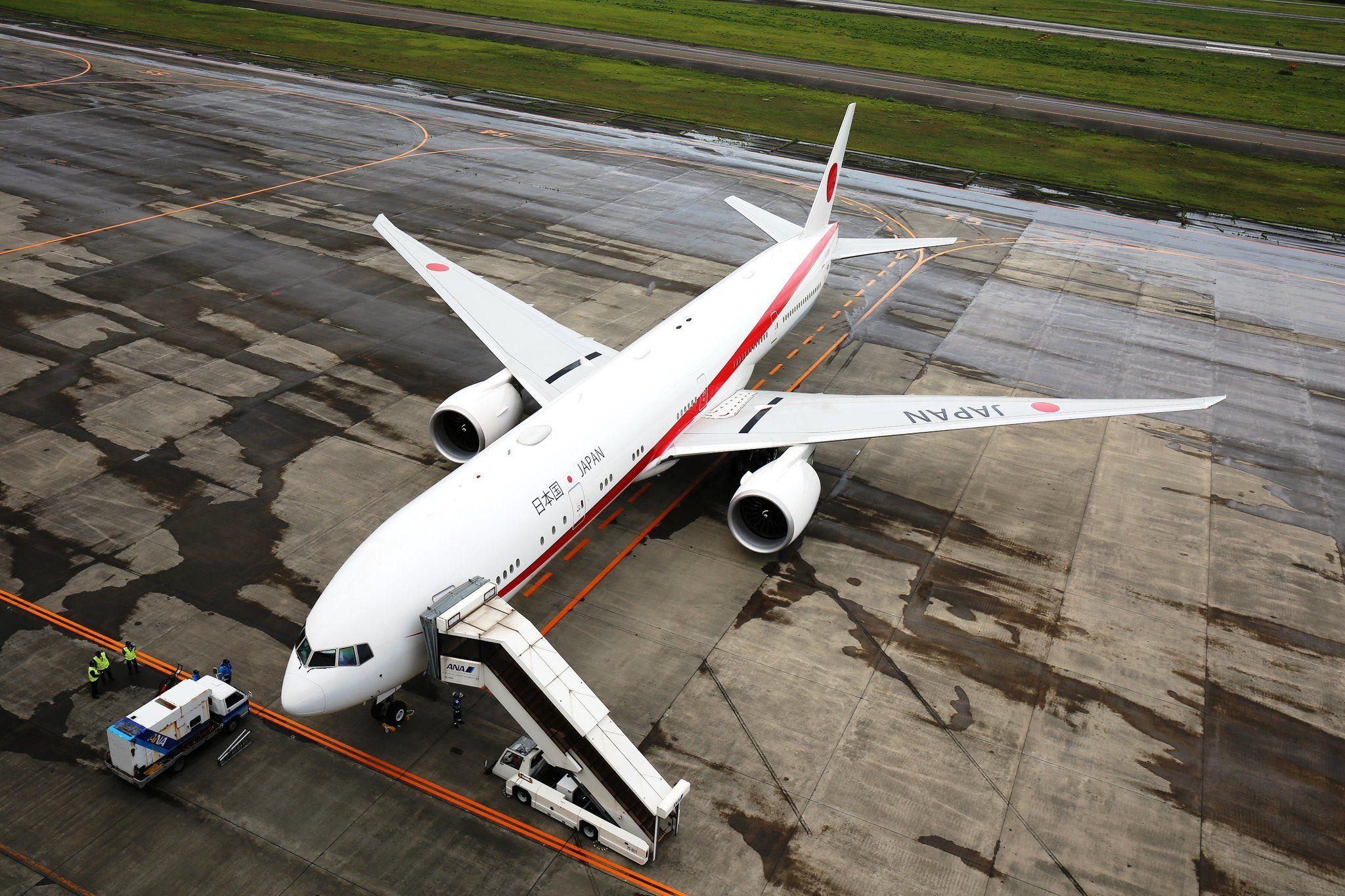 japanese air force one 777-300er