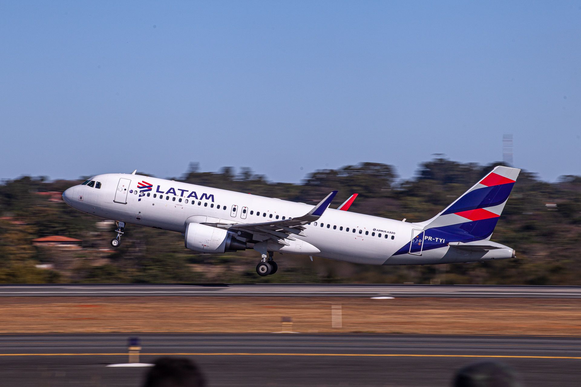 LATAM Airbus A320