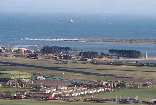 Leuchars_airbase_-_geograph.org.uk_-_370764