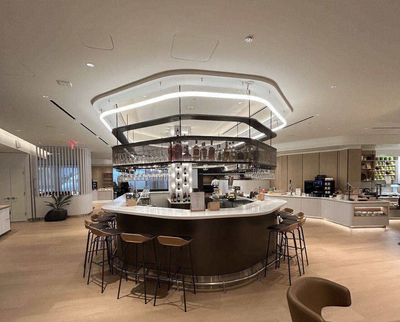 Lufthansa Newark Lounge bar