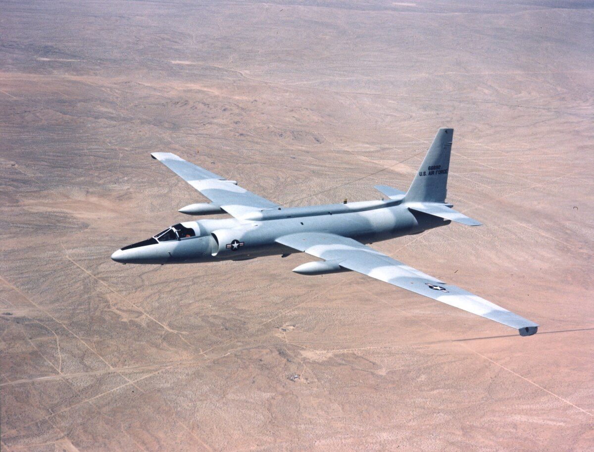 Photo of U-2 with camouflage paint in flight