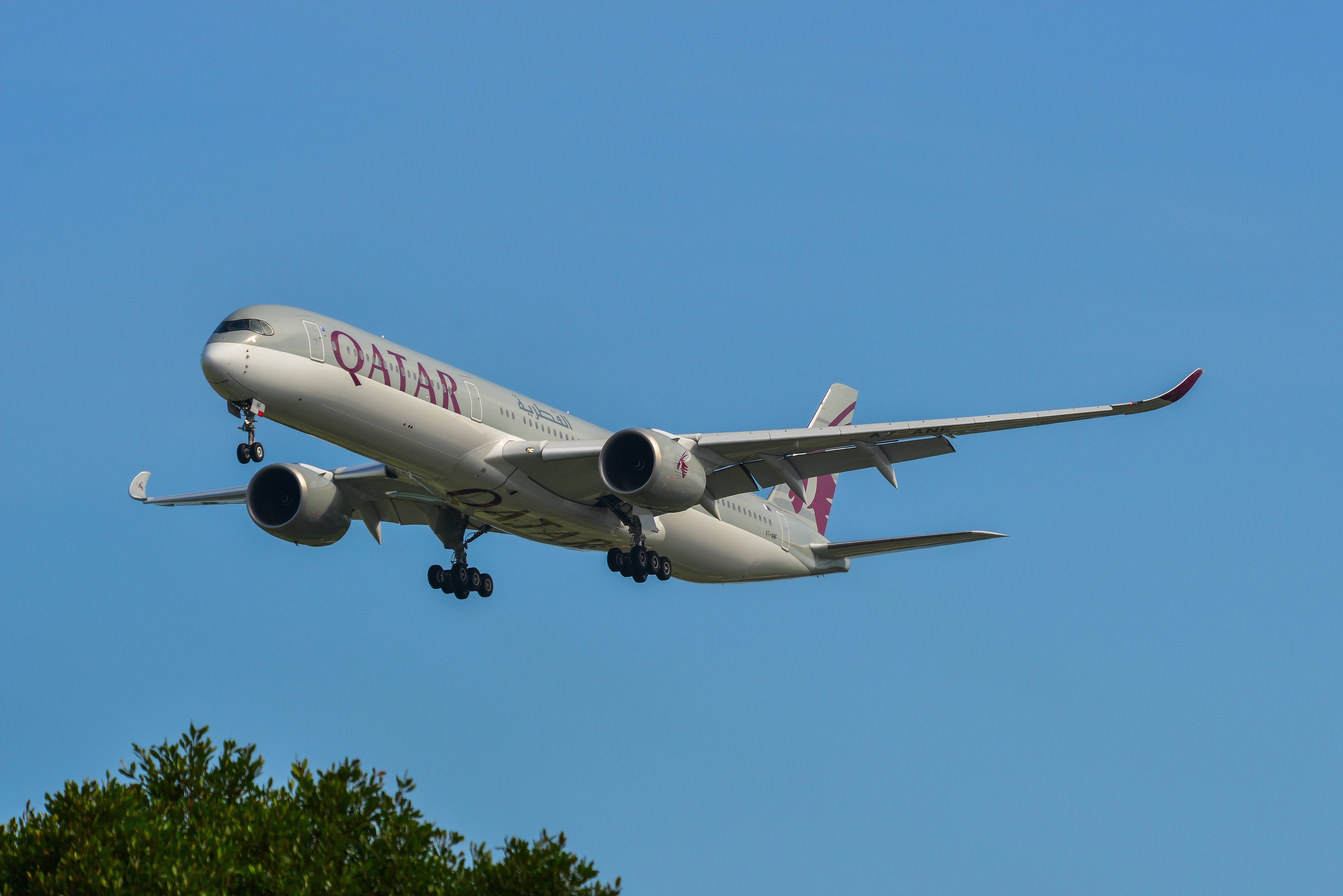 Qatar Airways A350-1000 final approach shutterstock_1467066665