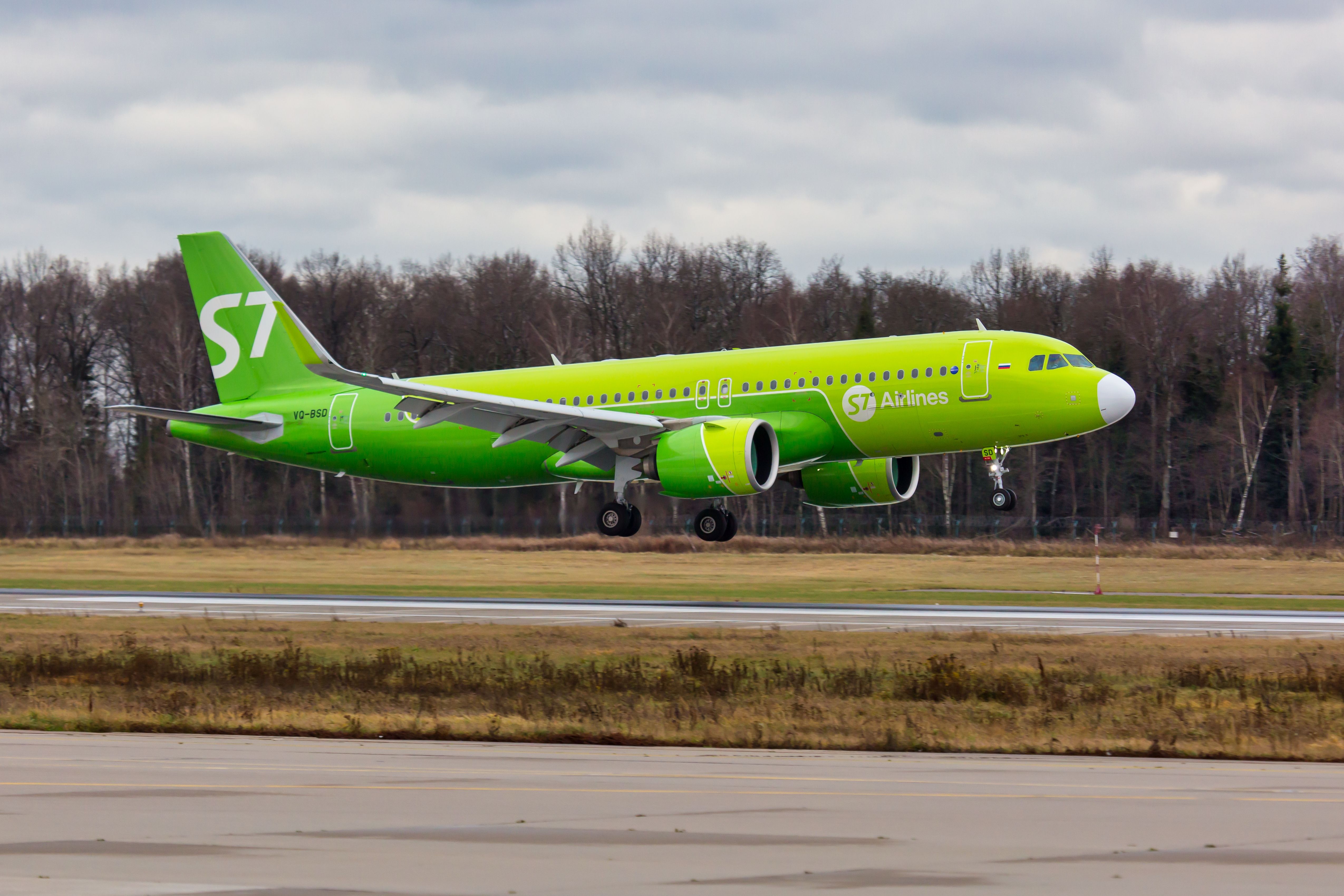 S7 Airlines Airbus A320neo landing at DME shutterstock_2076560419