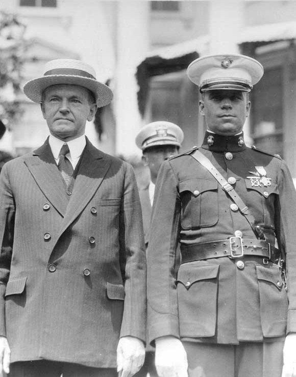 Schilt_Christian_1stLt_USMC_CalvinCoolidge_1928_NH45819