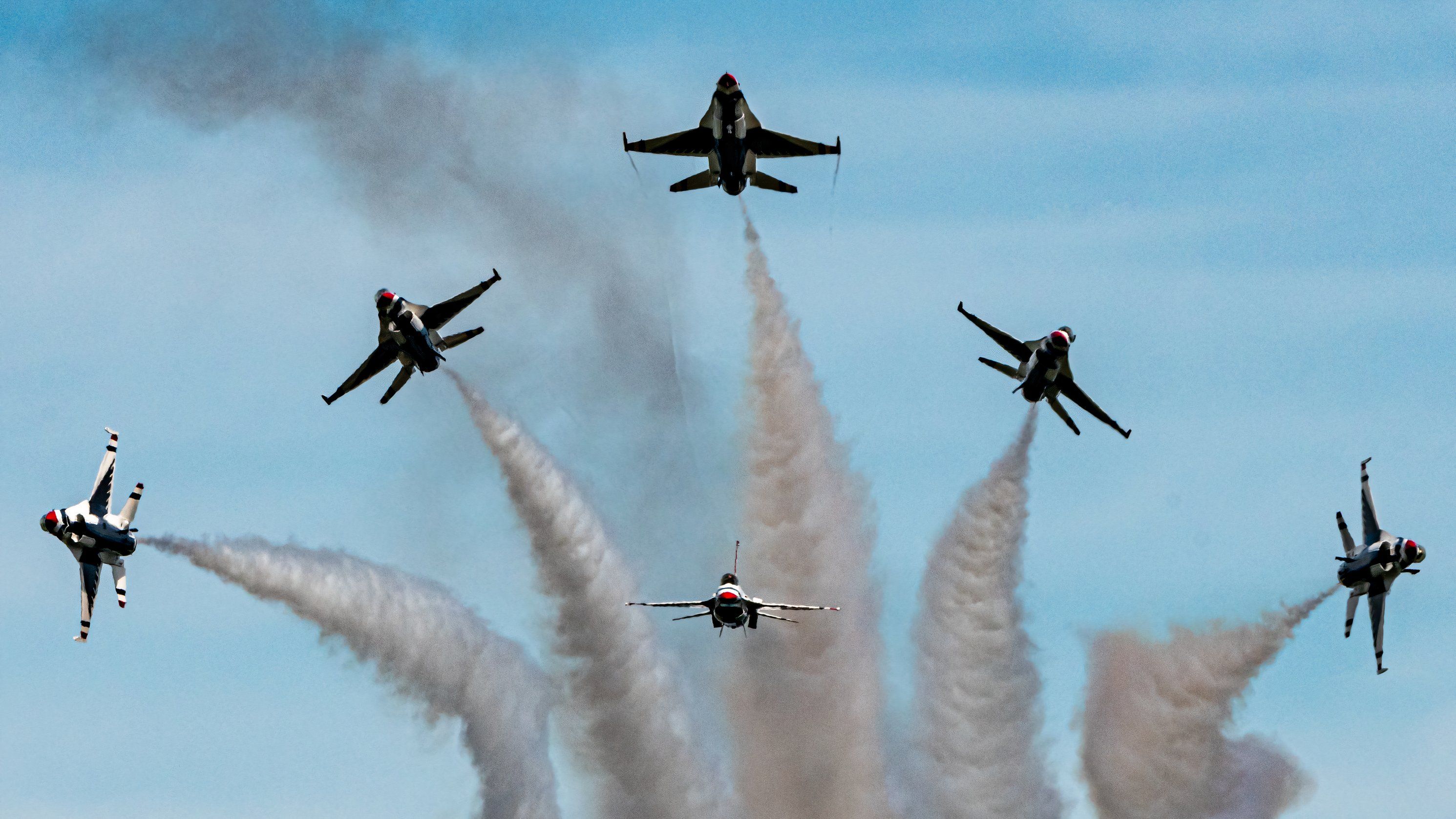 LOOKING UP AT THE THUNDERBIRDS DELTA  - BURST - 16X9