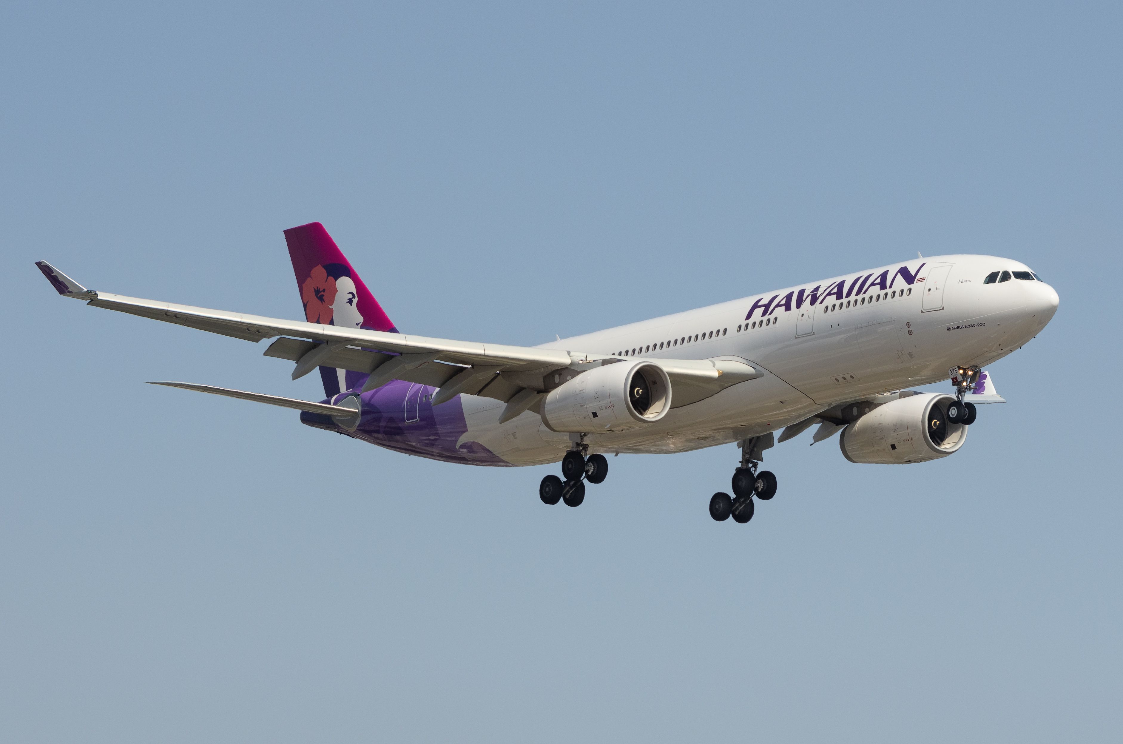 Airbus A330-200 of Hawaiian Airlines on approach to Los Angeles International Airport.