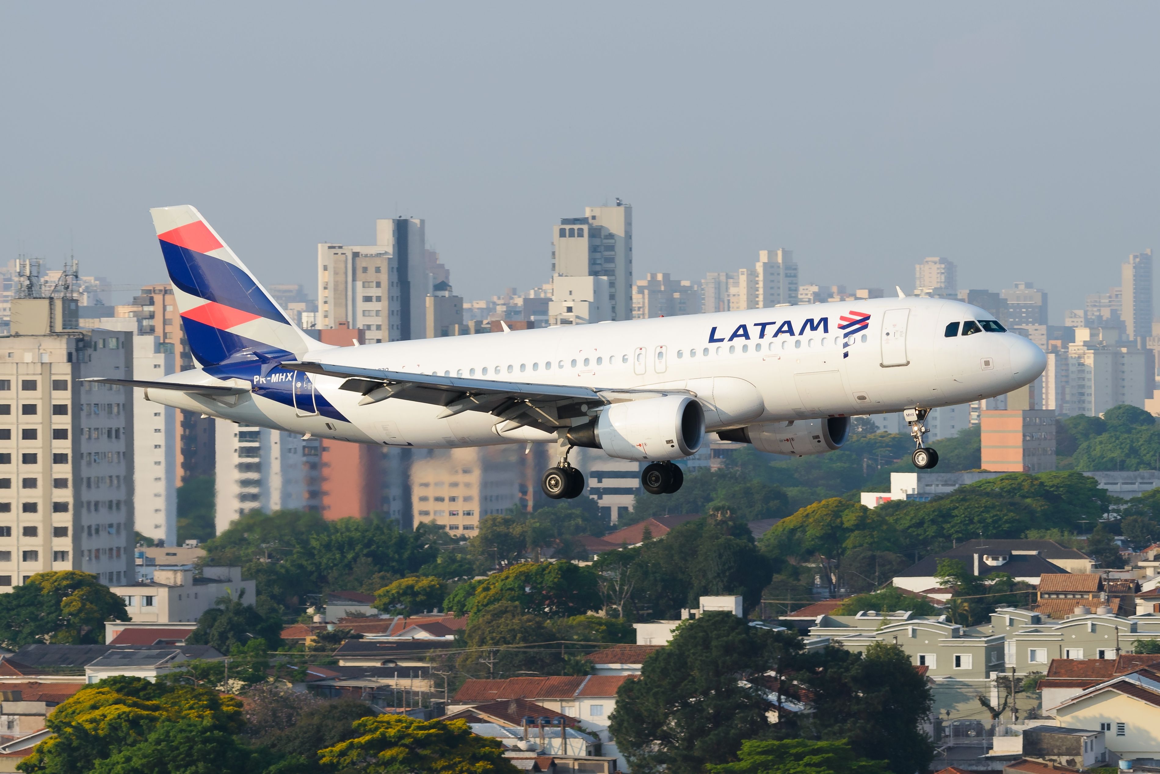 LATAM Airbus A320