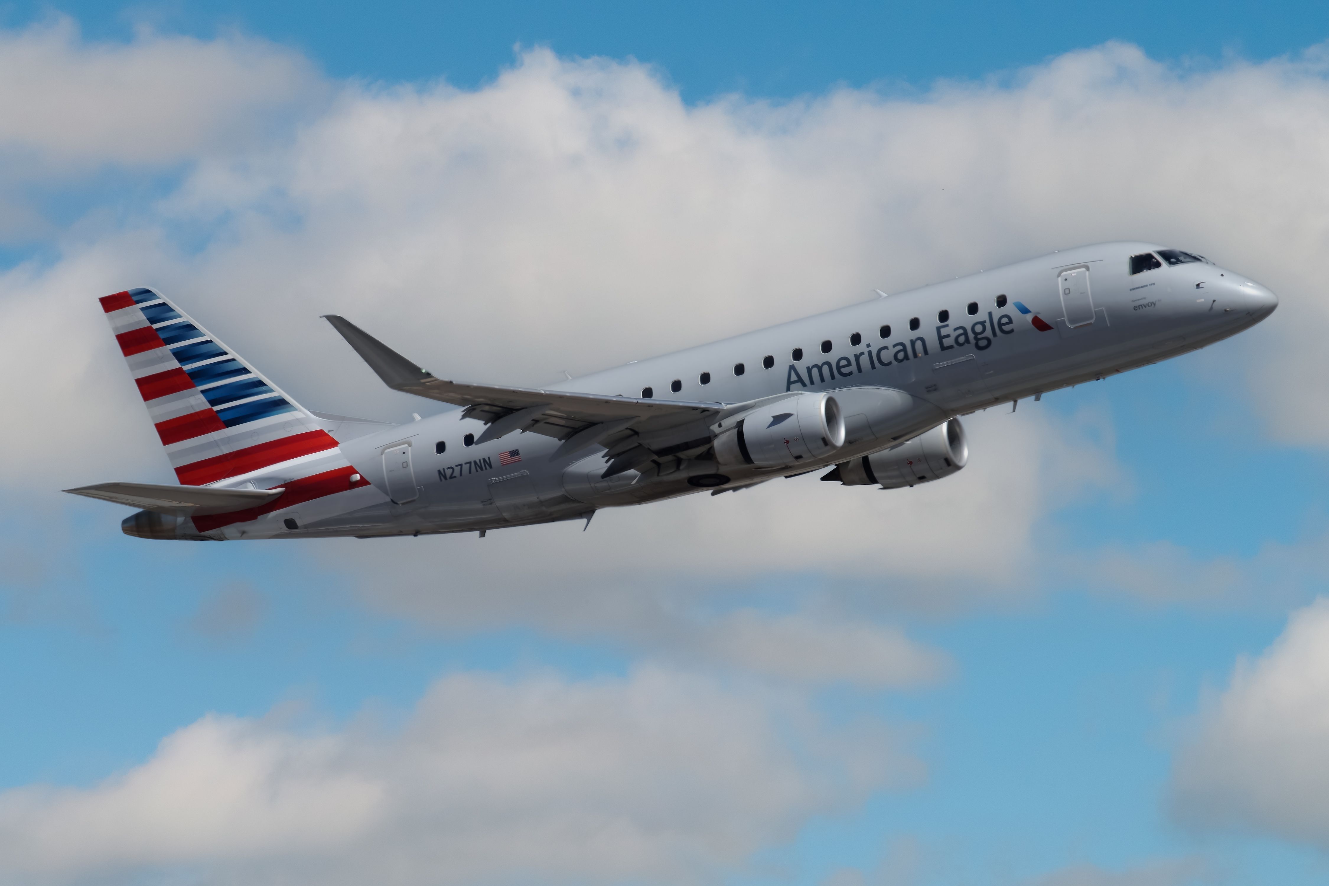 American Eagle (Envoy Air) Embraer E175 N277NN taking off from Phoenix Sky Harbor International Airport.