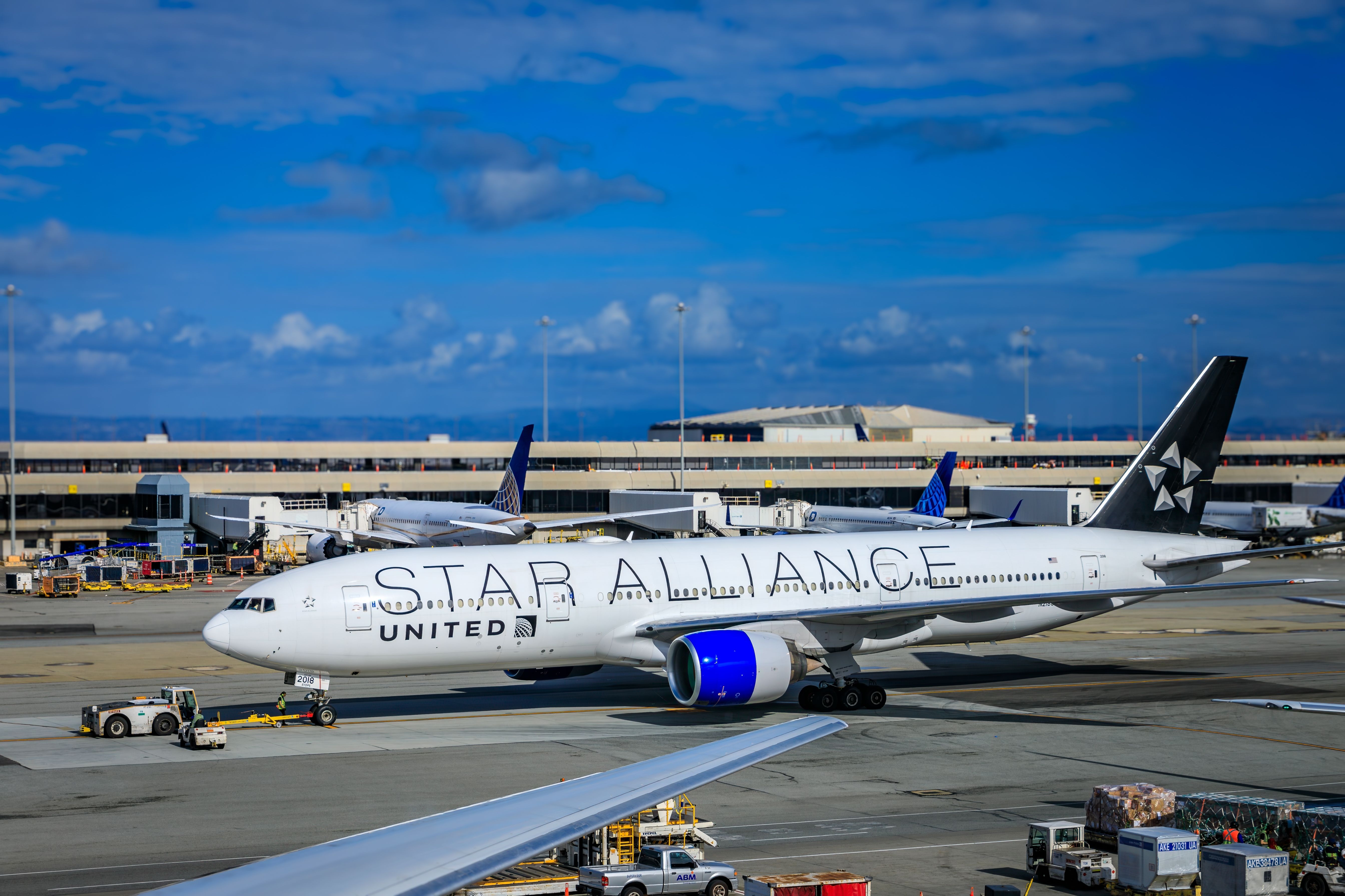 A United Airlines Boeing 777 in a special Star Alliance livery