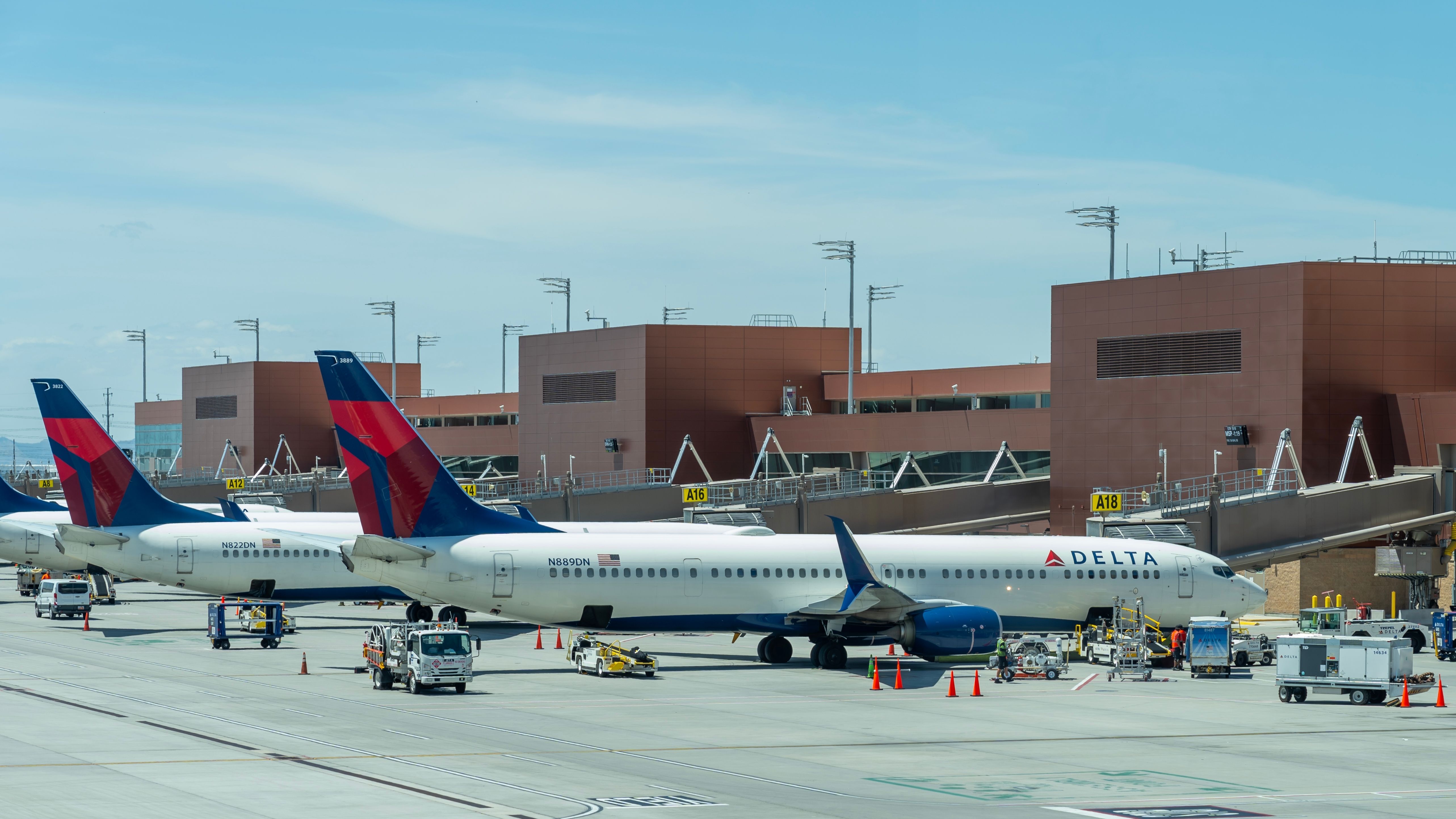 Delta Air Lines Boeing 737-932/ER (N889DN) at Salt Lake City International Airport.