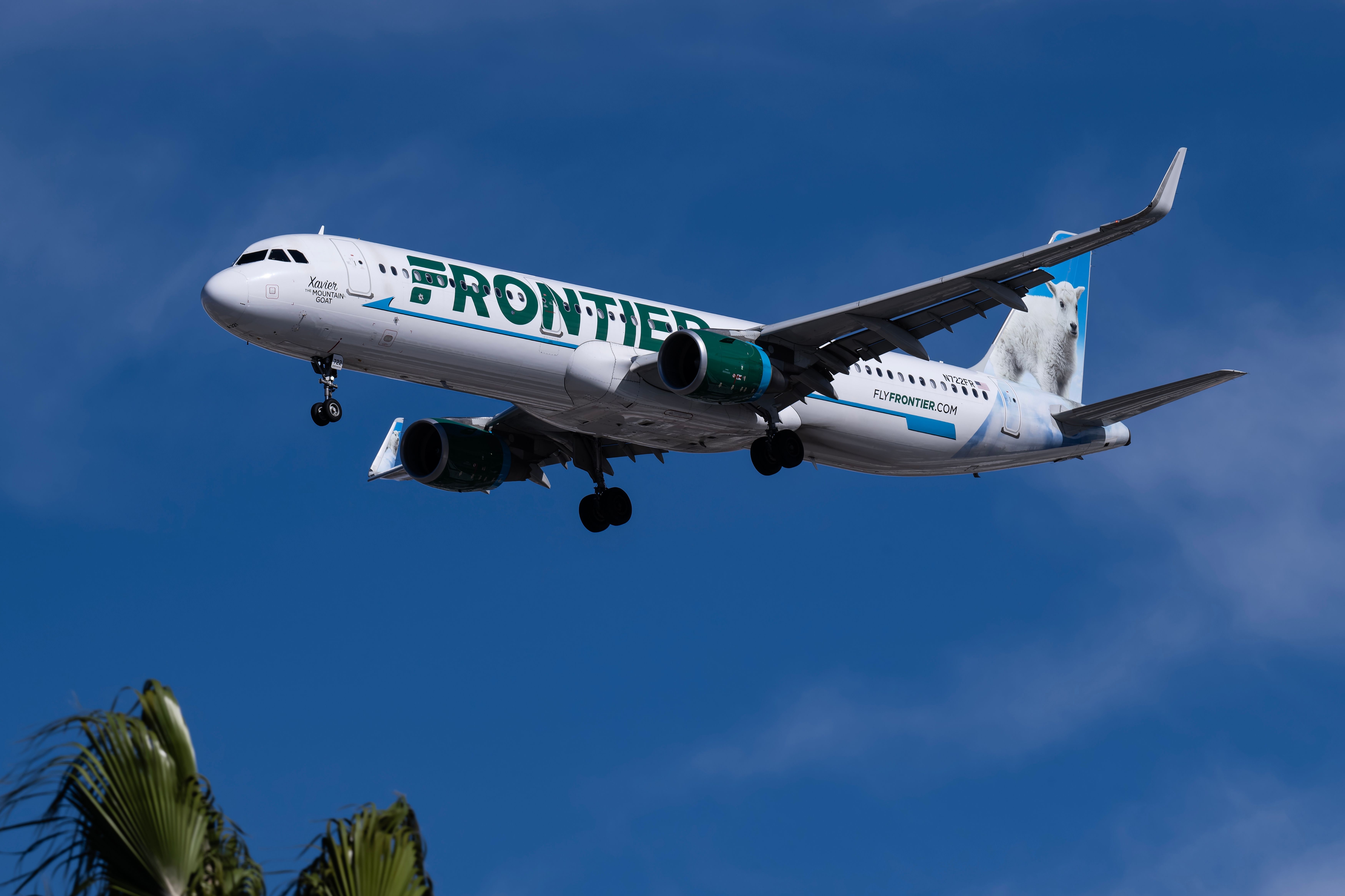 Frontier Airlines Airbus A321 N722FR on final for 26L at Harry Reid International Airport