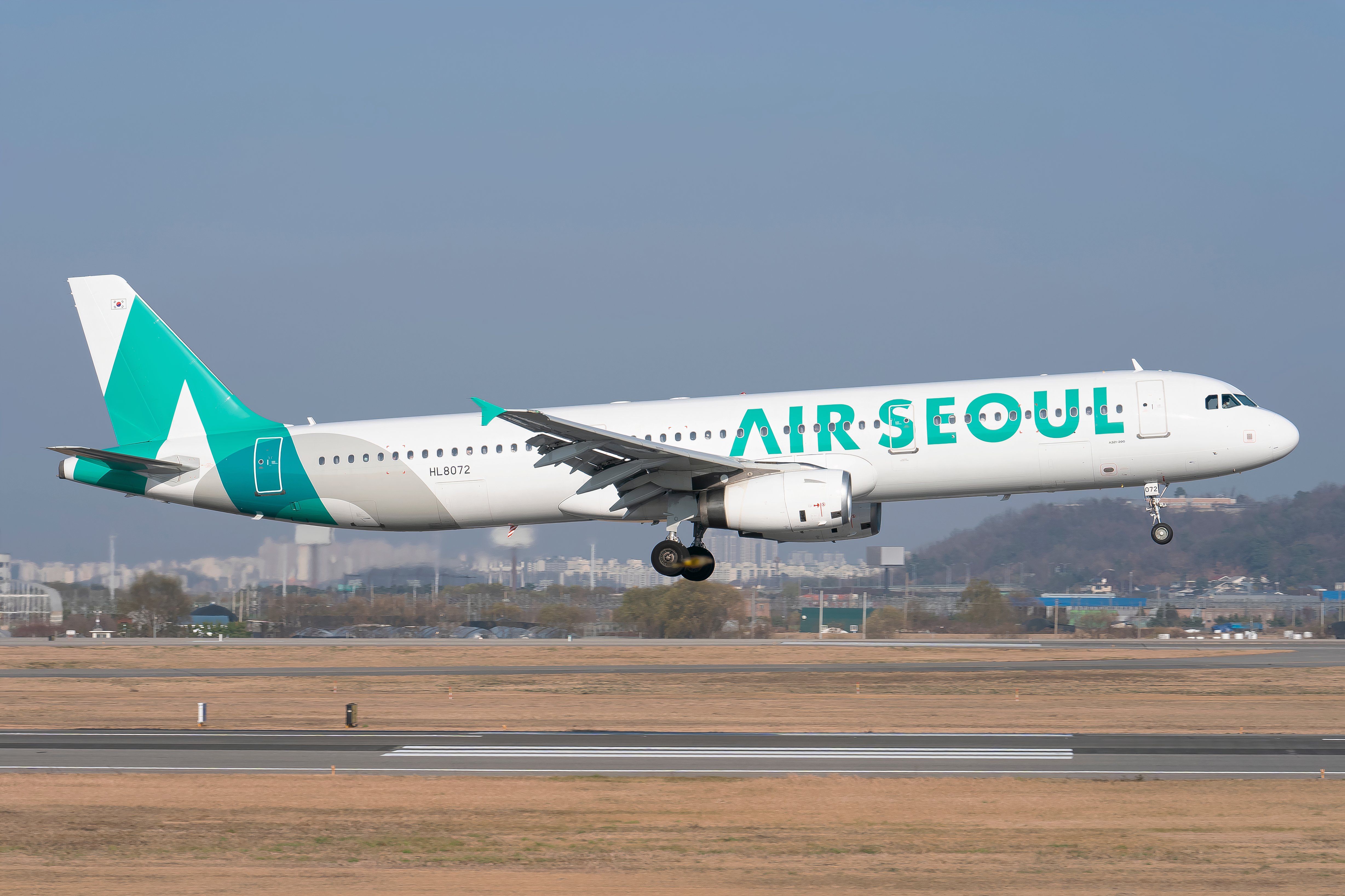 Air Seoul Airbus A320 landing at Gimpo International Airport, Seoul, South Korea. Air Seoul is a low cost carrier and a subsidiary of Asiana.