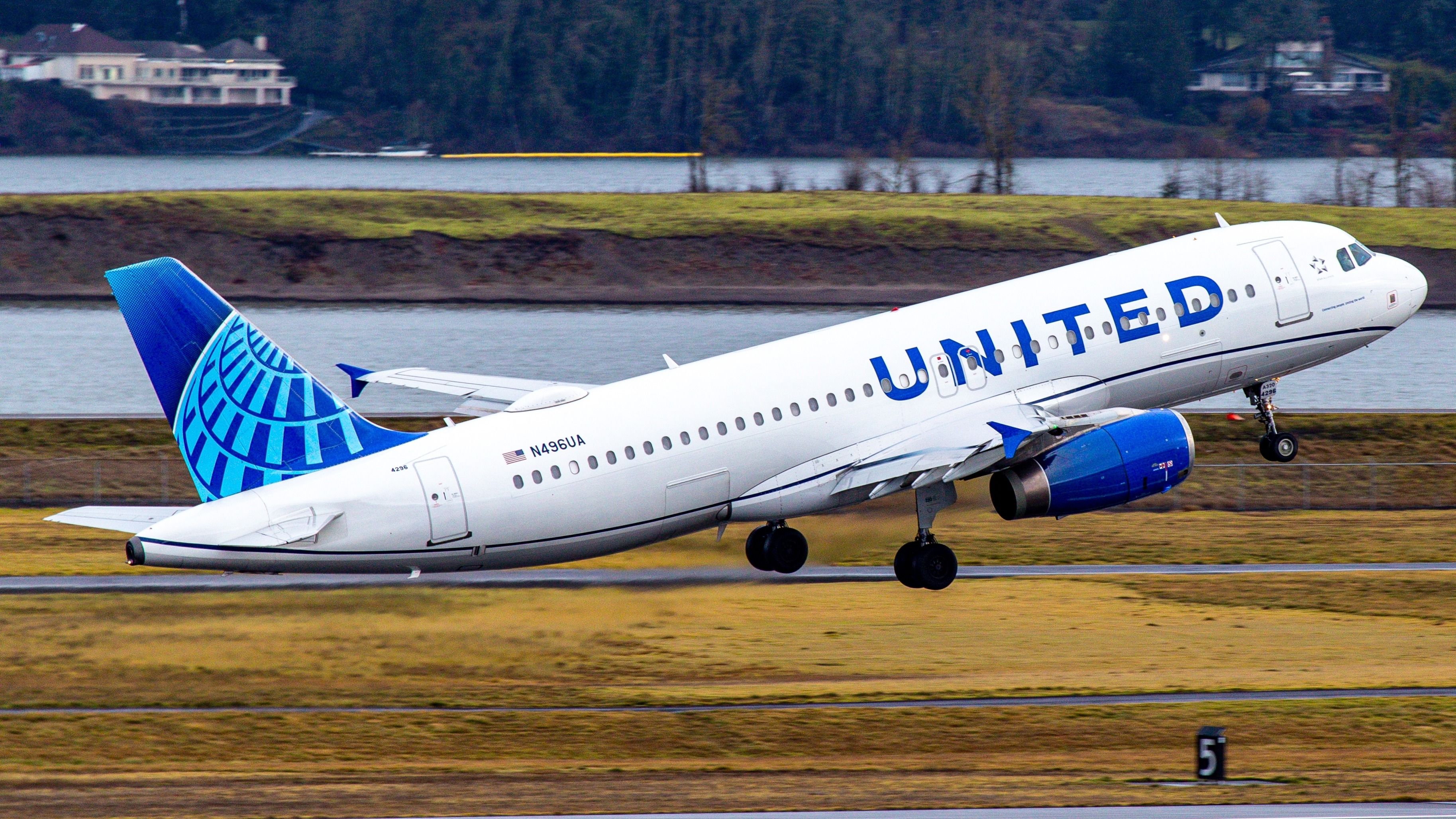 United Airlines is offering several nonstop flights to college football games this fall