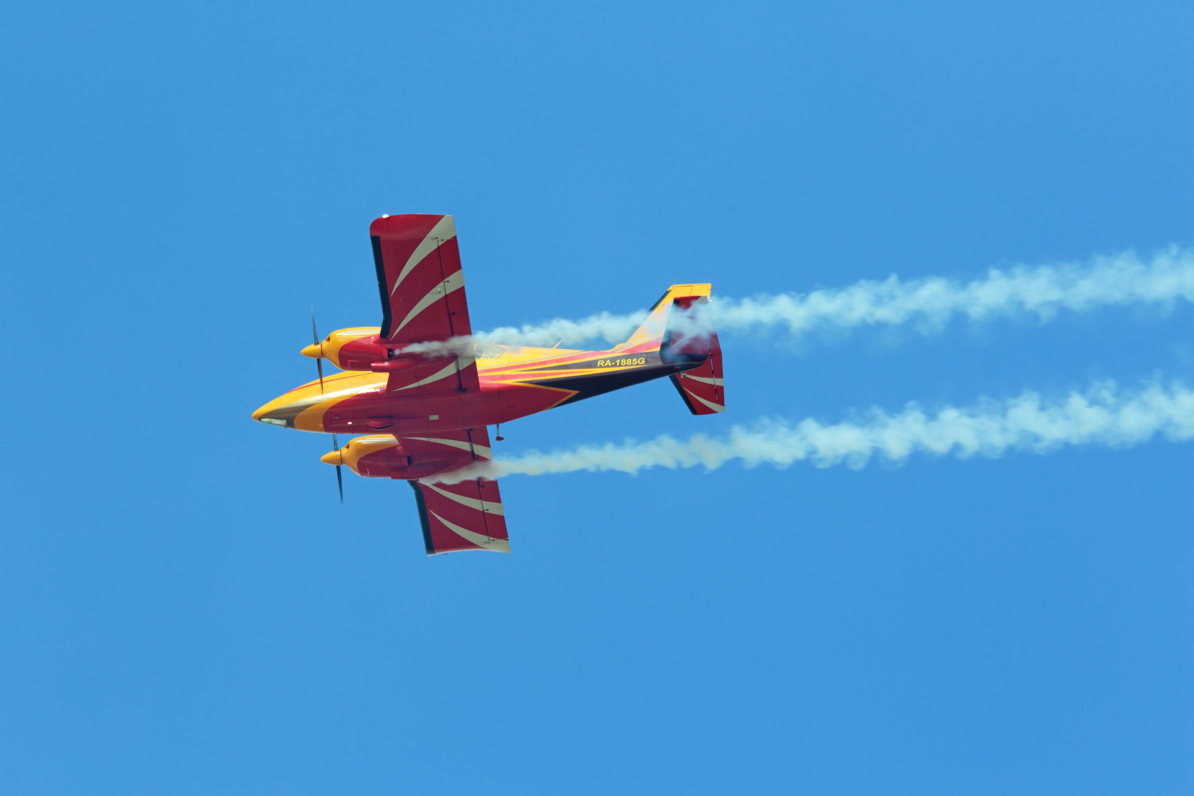 A demonstration flight of the aerobatic team "First flight" on Piper PA-23-250