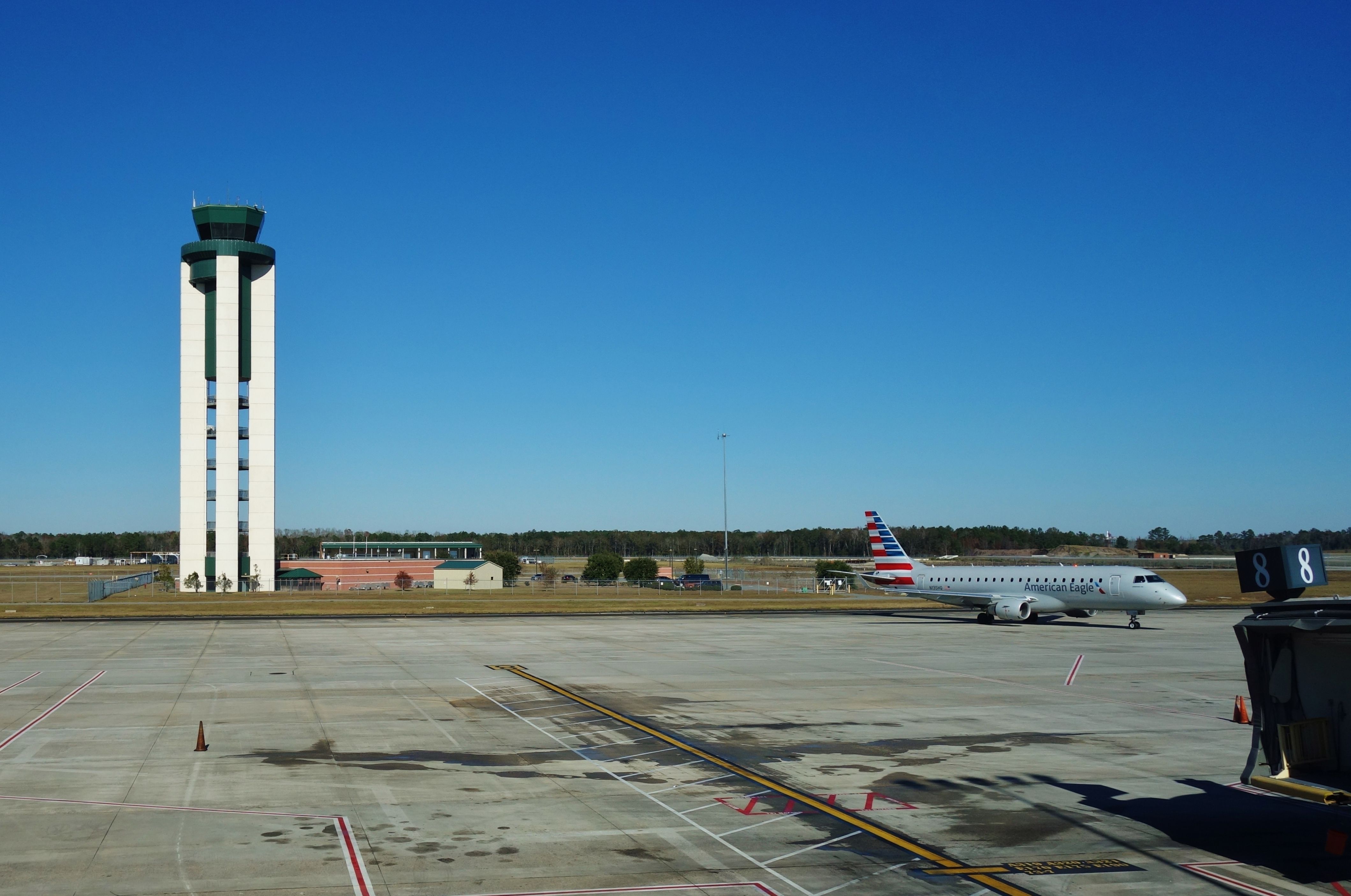 American Eagle Embraer Taxiing In Savannah