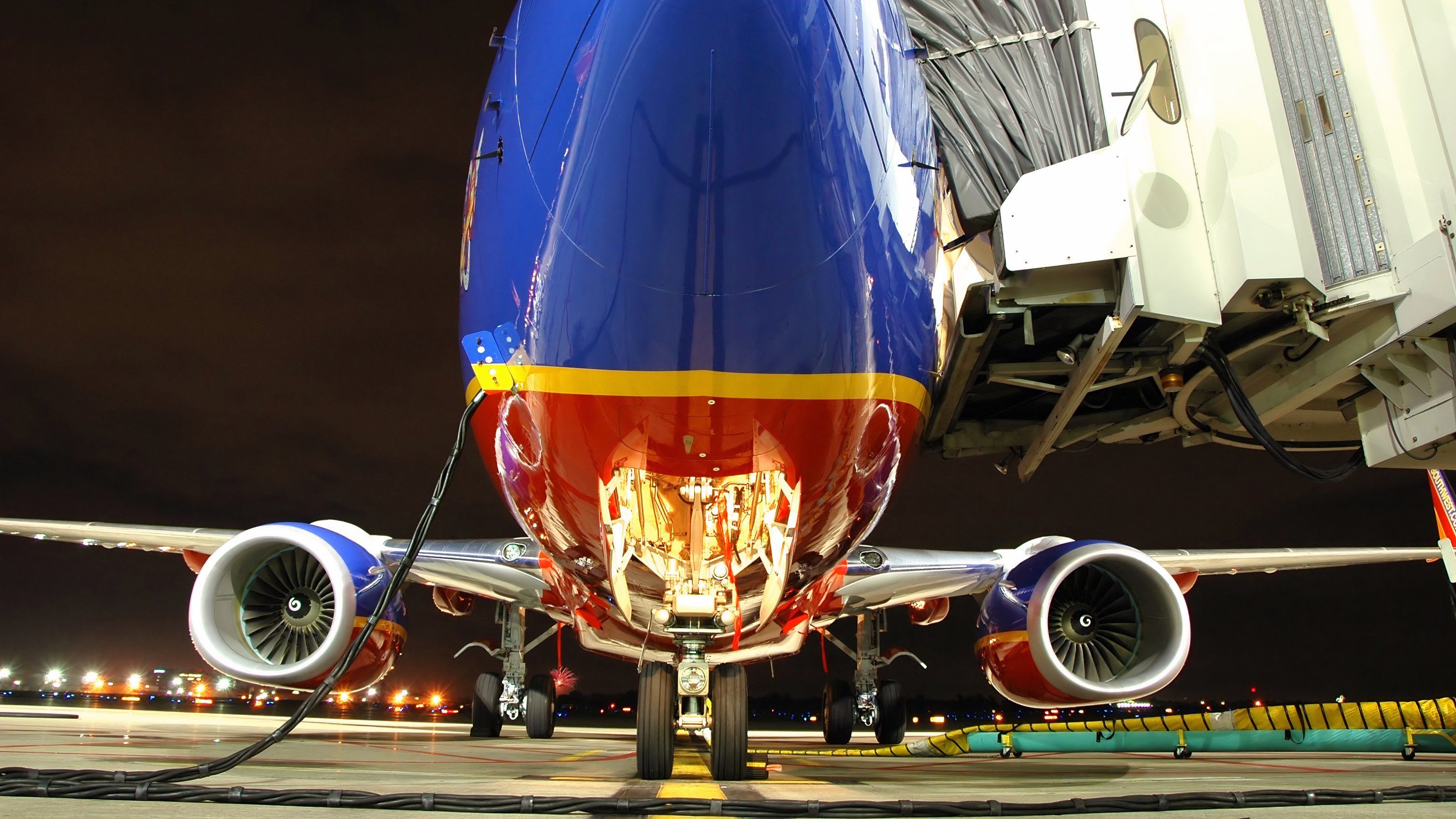 Southwest 737 night1 shutterstock_3675803