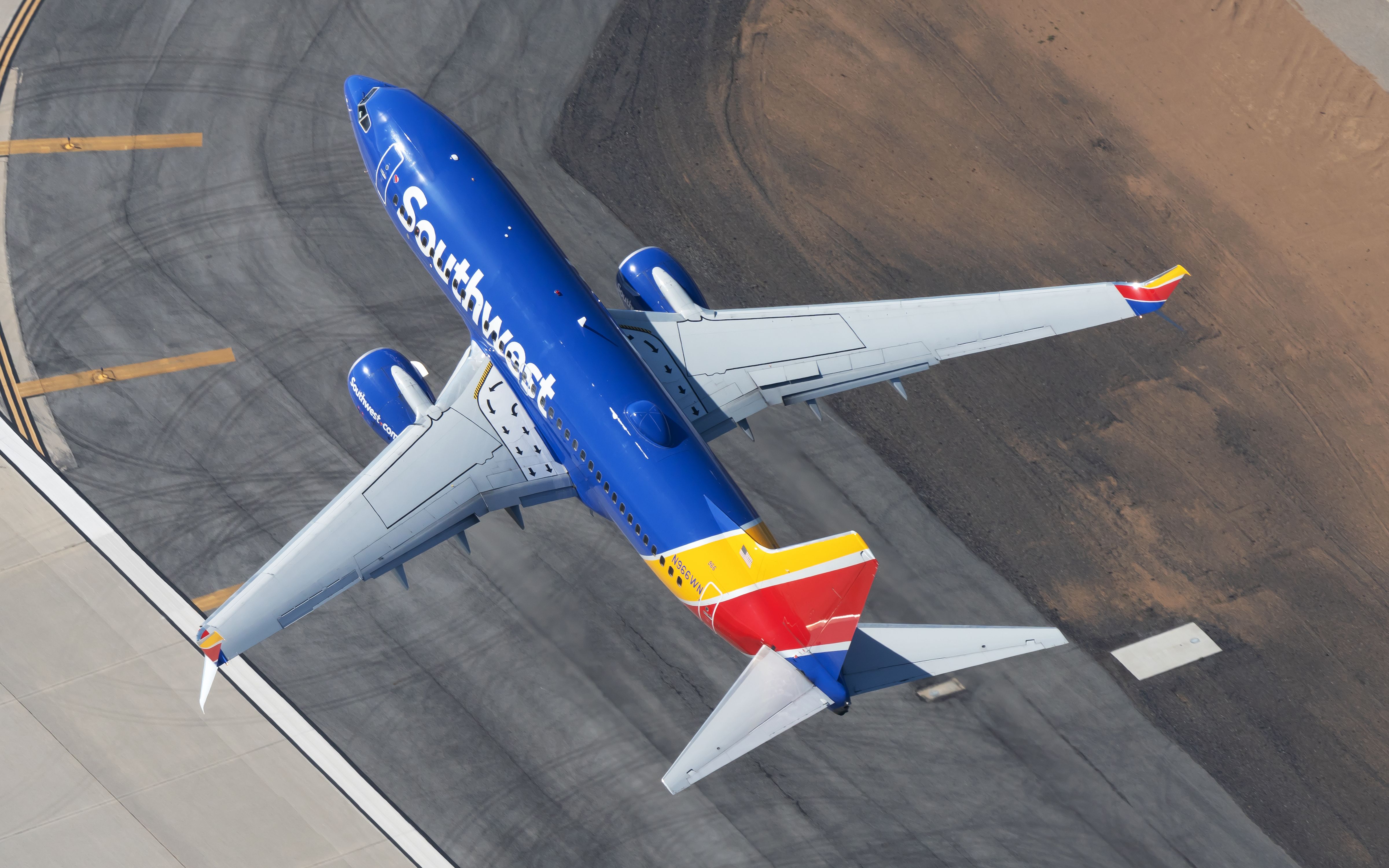 Southwest Airlines Boeing 737-700 taking off