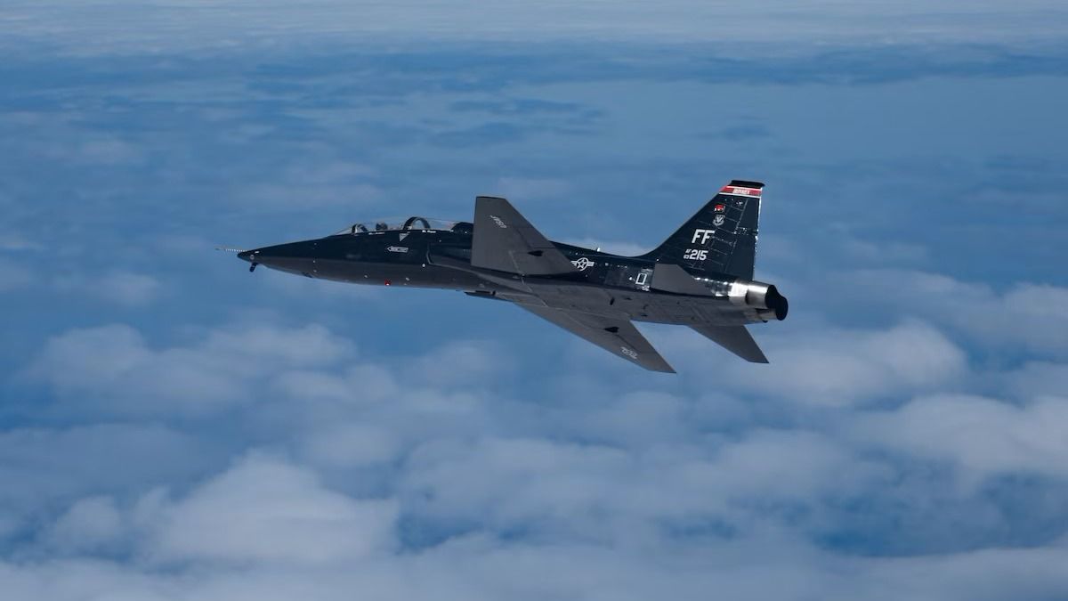 T-38 Talon (foto da capa) (16 a 9)