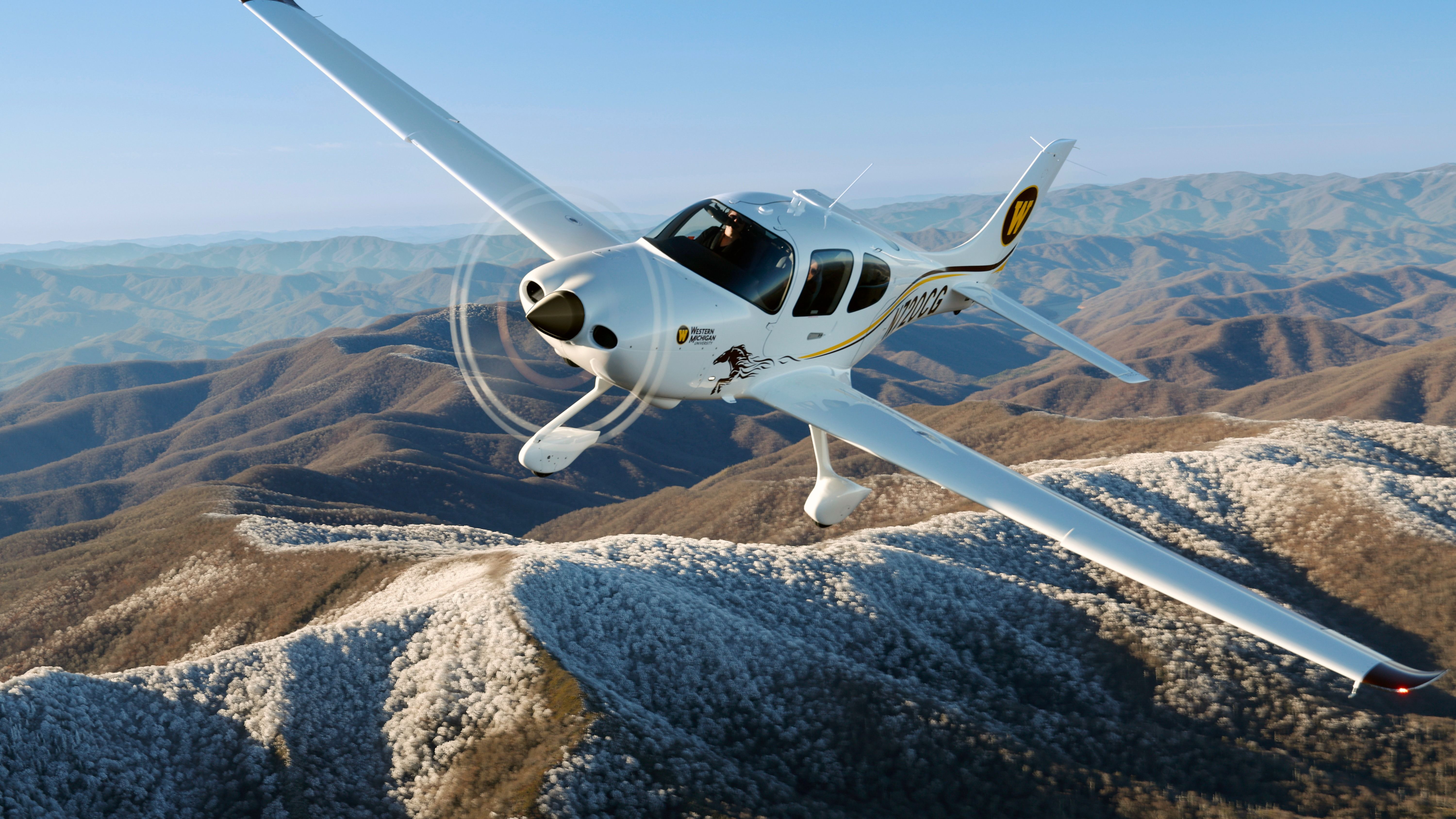 A Look At The Cirrus SR22 & Four Other Popular Single-Engine Aircraft