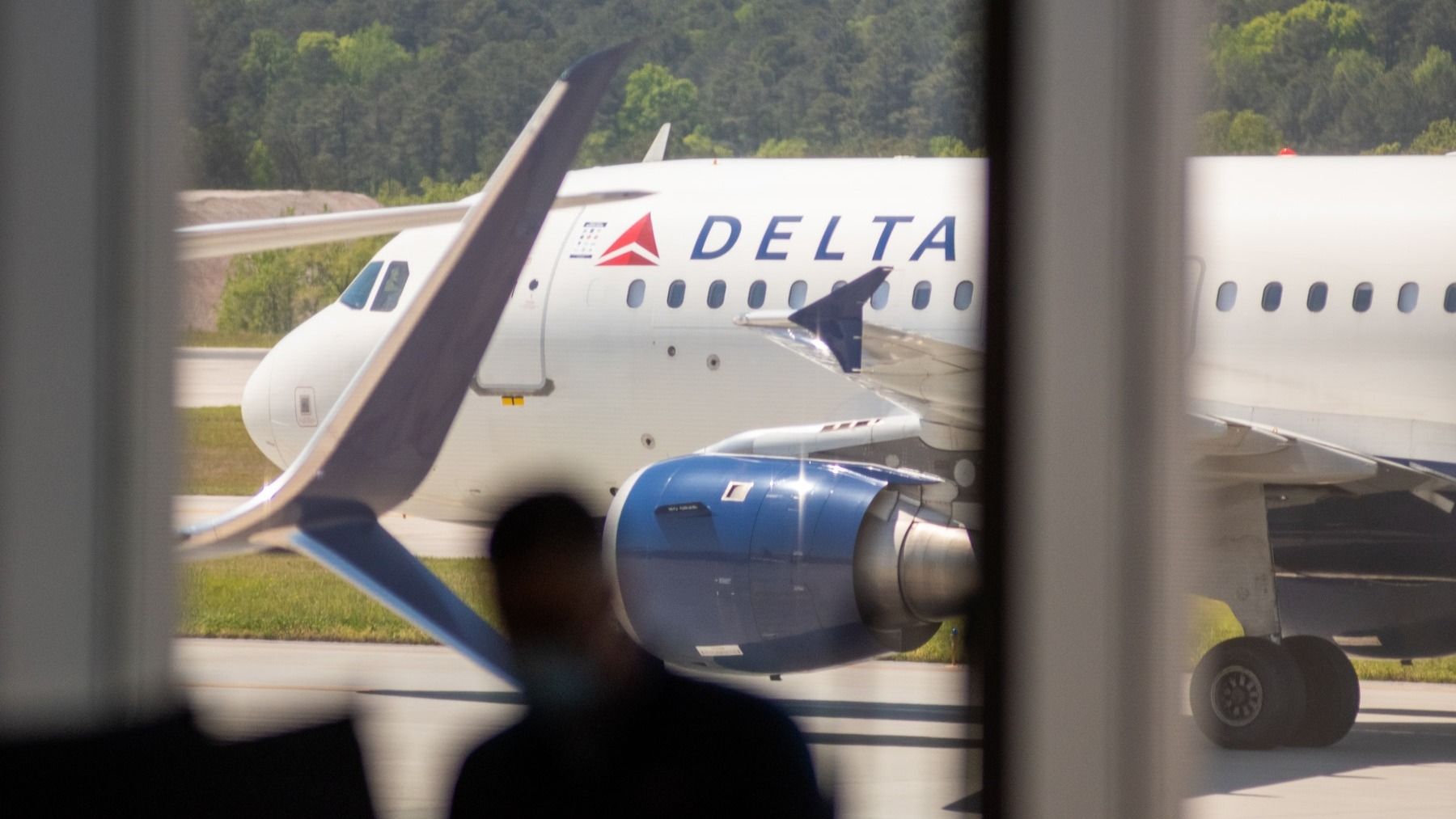 Delta Air Lines aircraft at Raleigh-Durham International Airport.