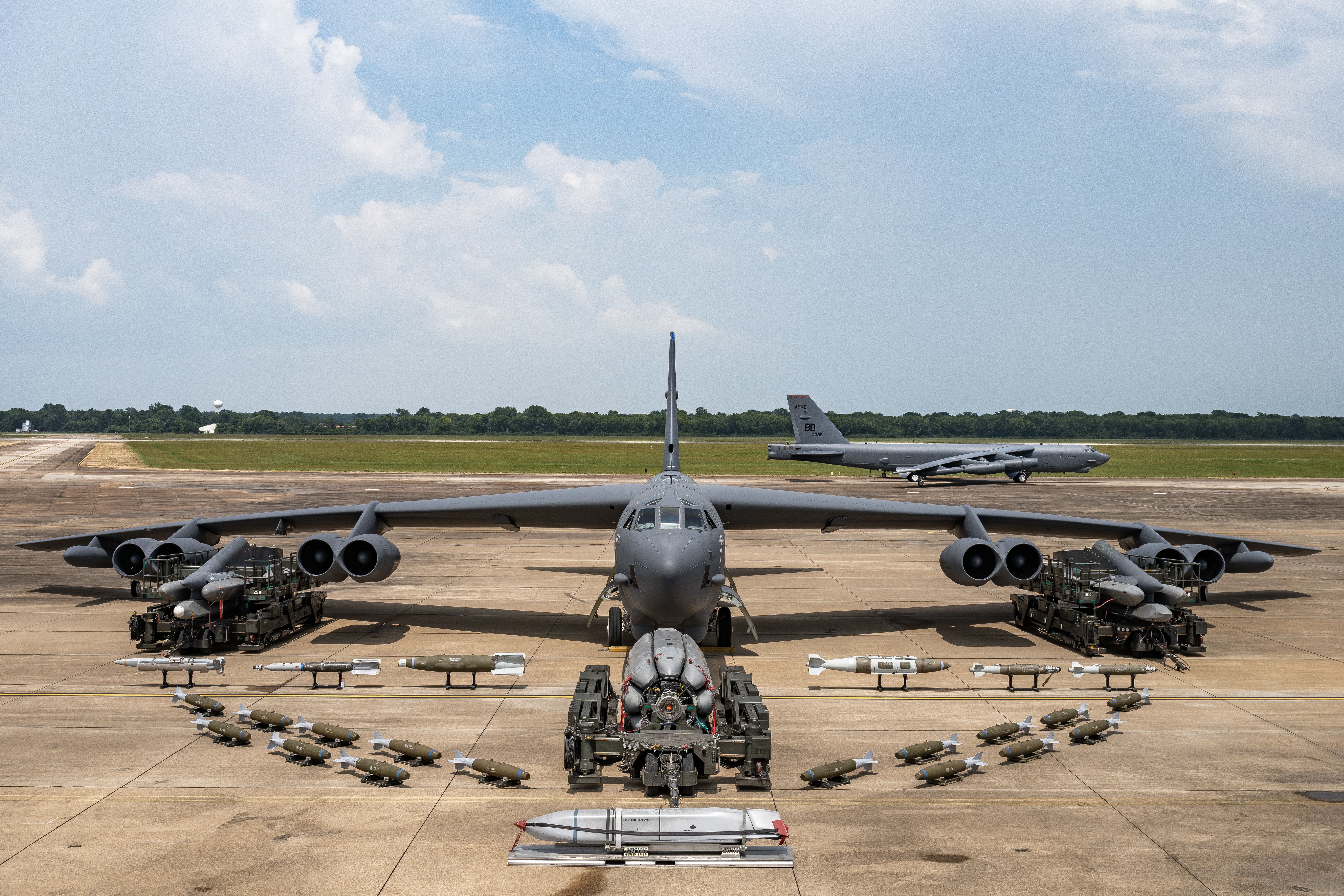 6759093 - B-52H 及其武器 [Image 2 of 2]