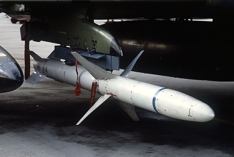 800px-AGM-88_HARM_on_F-4G