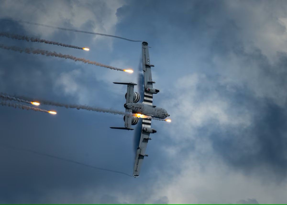 A-10 Warthog dispensing flares