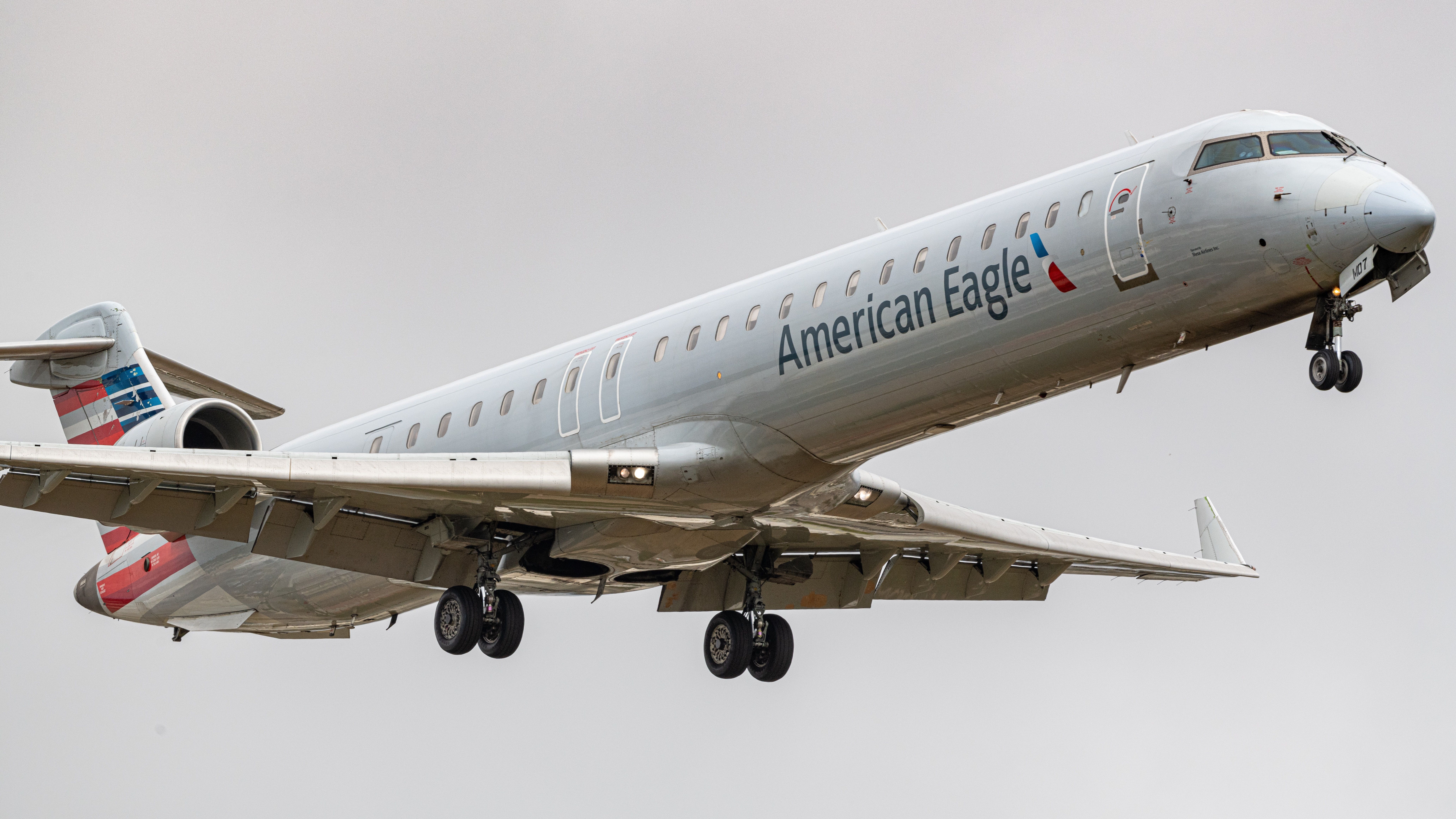 American Eagle CRJ900