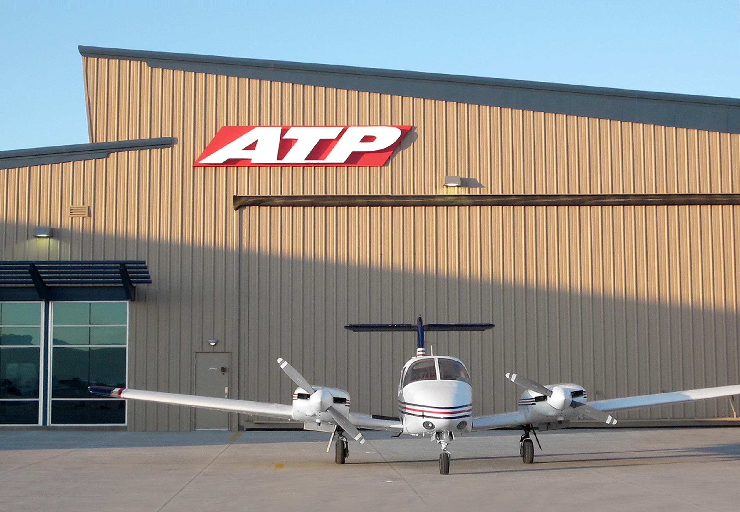 ATPFLIGHTSCHOOl