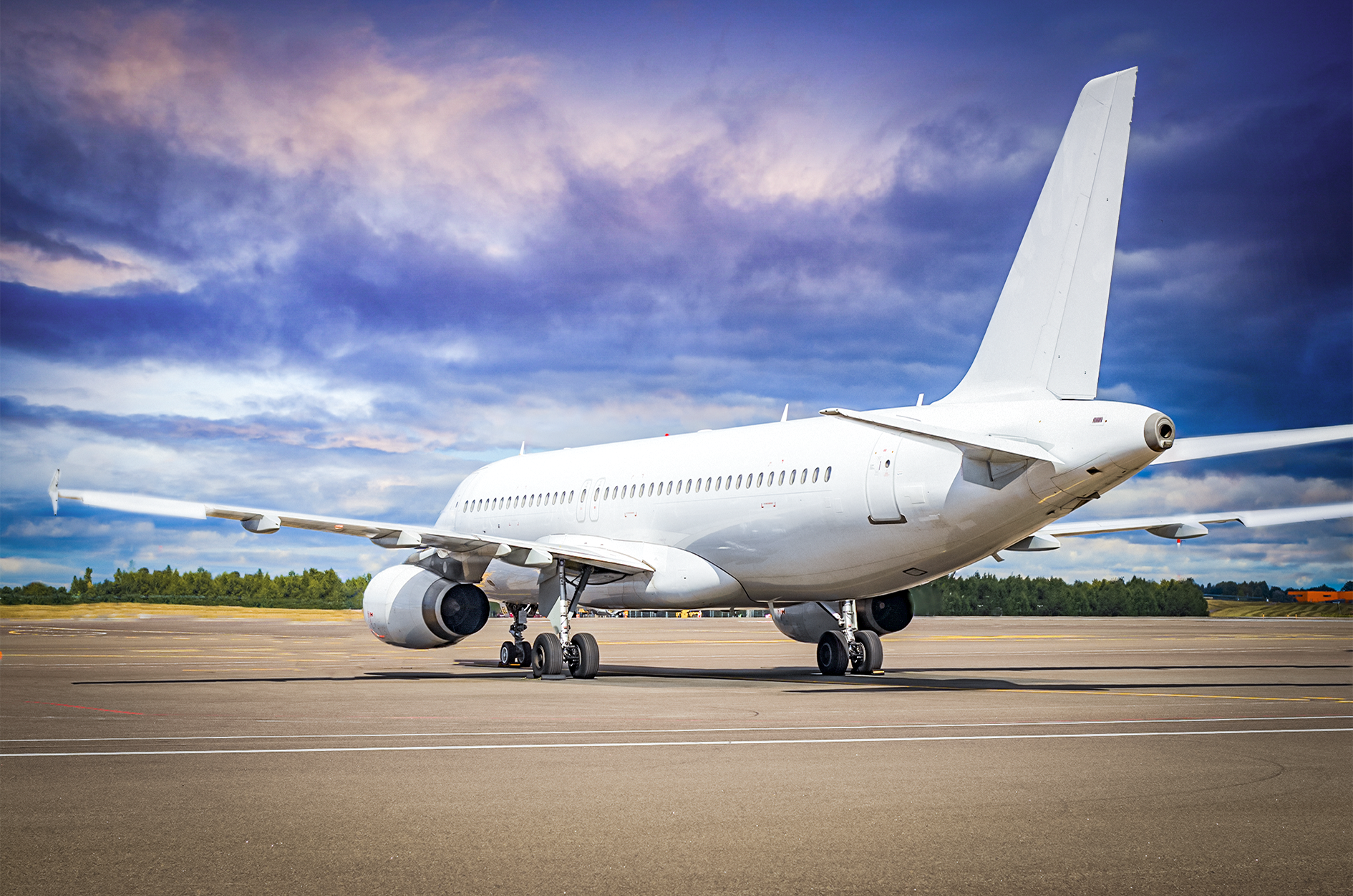 Avion Express Airbus A320 at VNO