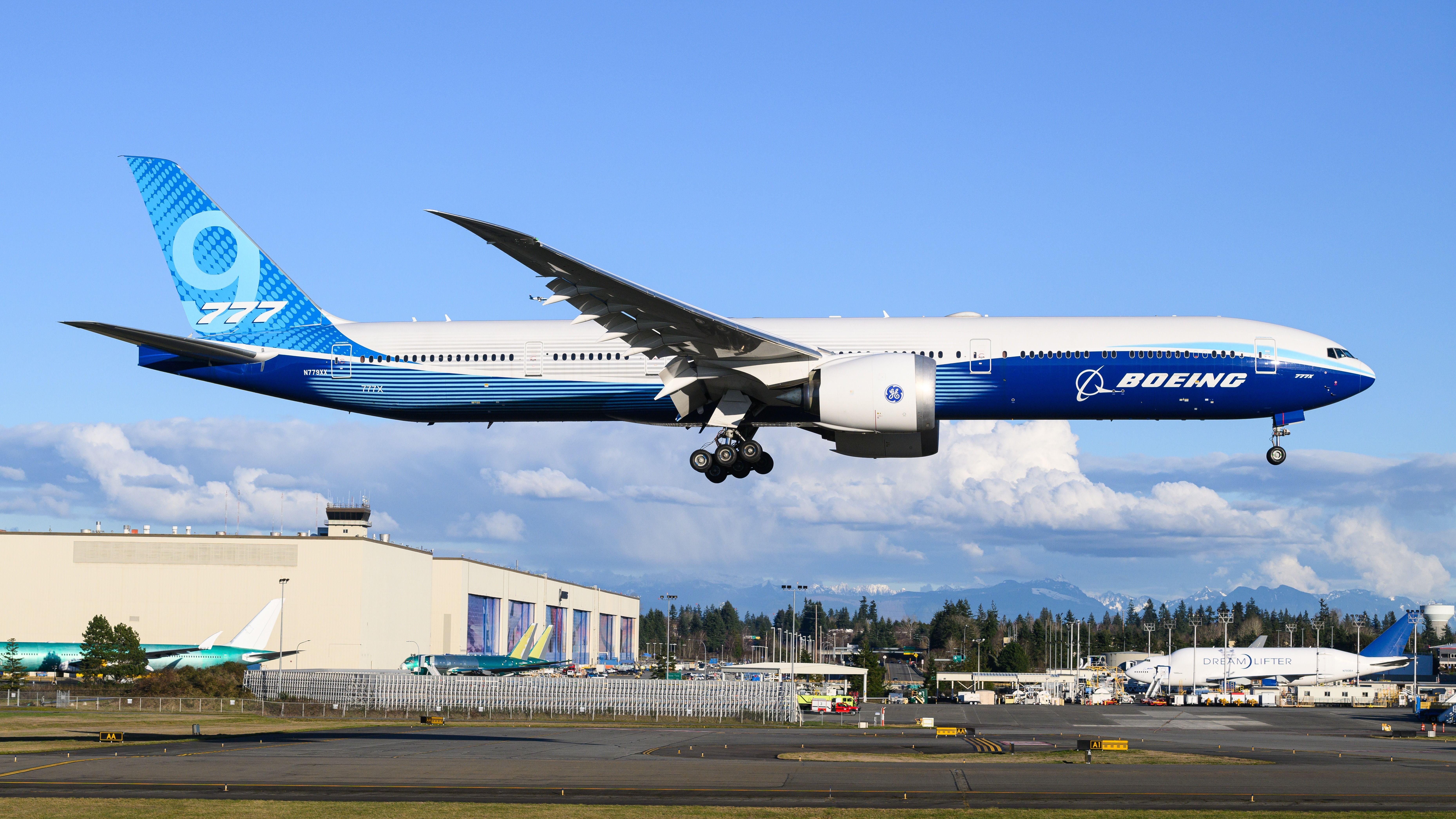 Boeing 777X landing shutterstock_2470642967