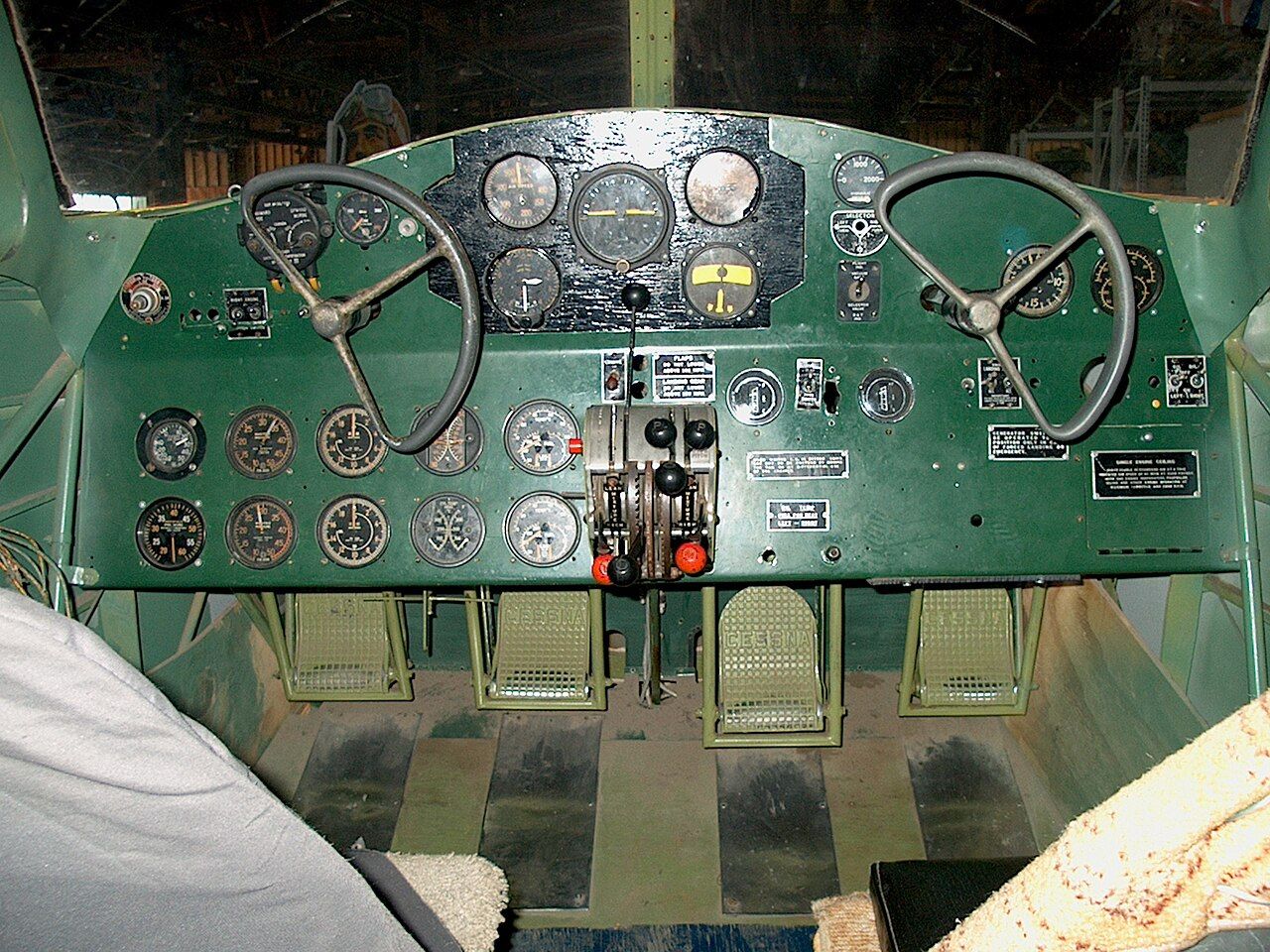 Cessna_Crane_cockpit