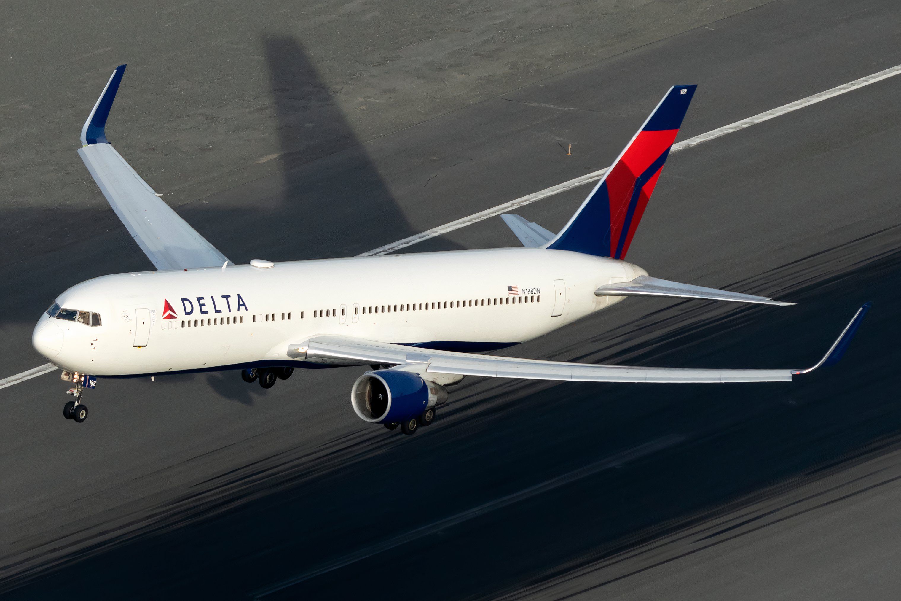 Delta Air Lines B767-300ER taking off