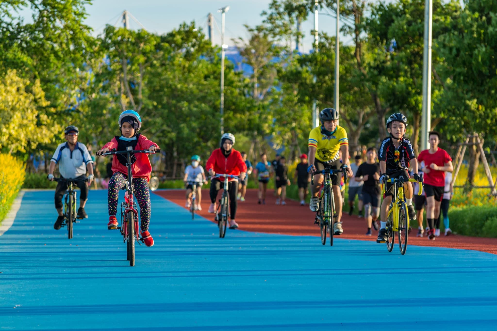 Sky Lane Did You Know Bangkok Suvarnabhumi Airport Has A Bike Track Around Its Perimeter