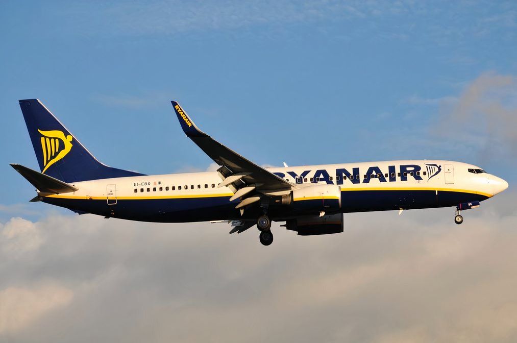 Flag Faux Pas: The Ryanair Boeing 737 Adorned With The Colors Of Cte d'Ivoire Rather Than Ireland