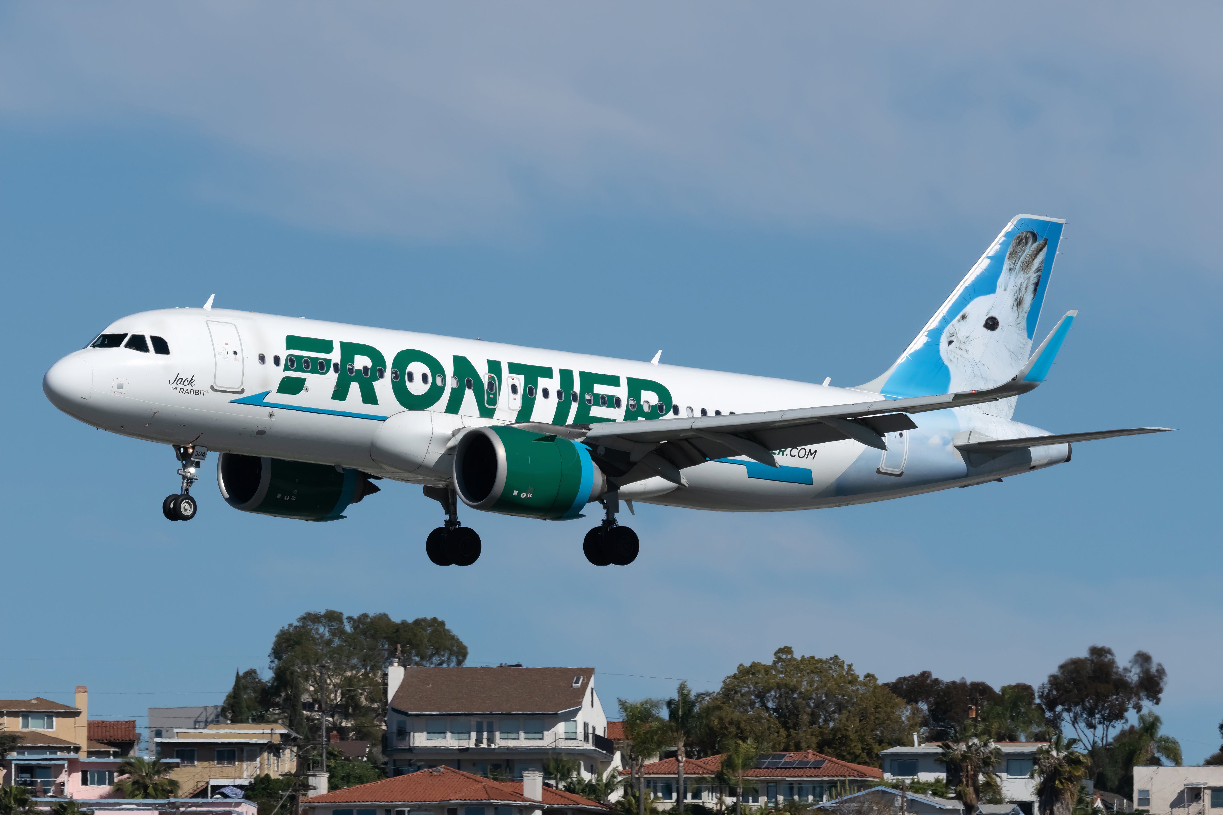 Approaching the Airbus A320neo from Frontier Airlines