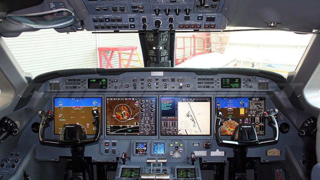 Gulfstream_G550_flight_deck