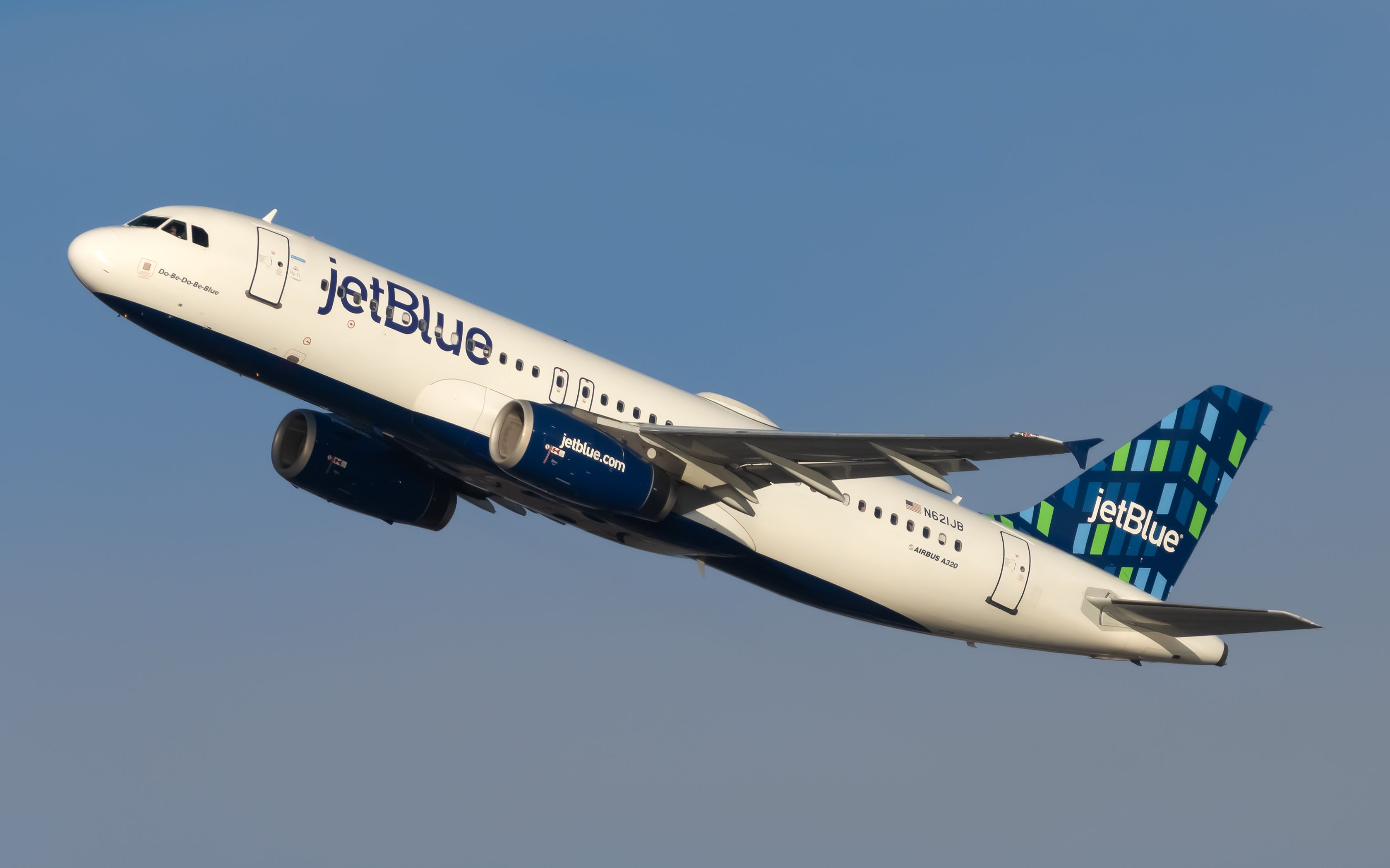 JetBlue Airways Airbus A320-232 Taking Off 