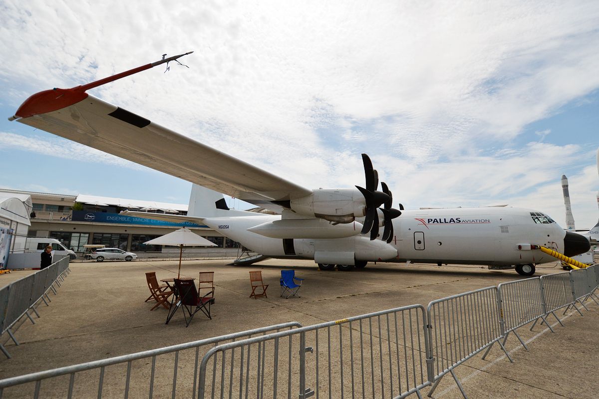 5 Fast Facts On The Lockheed Martin LM-100J Hercules’ Civilian ...